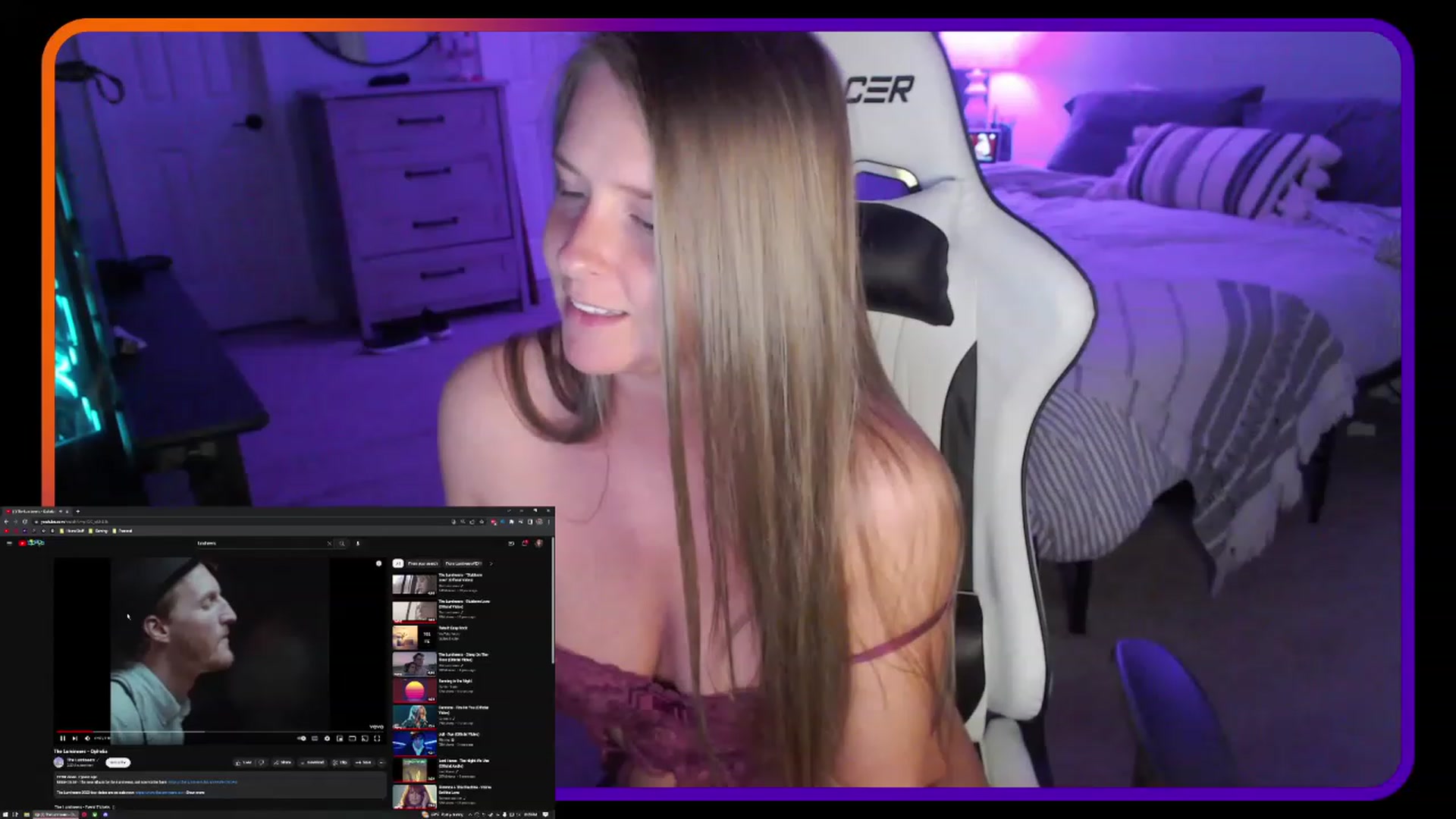 Gallery image thumbnail from HufflepuffHoe's myfreecams stream on, 04/24/2023, 01:30 image 3 of 20