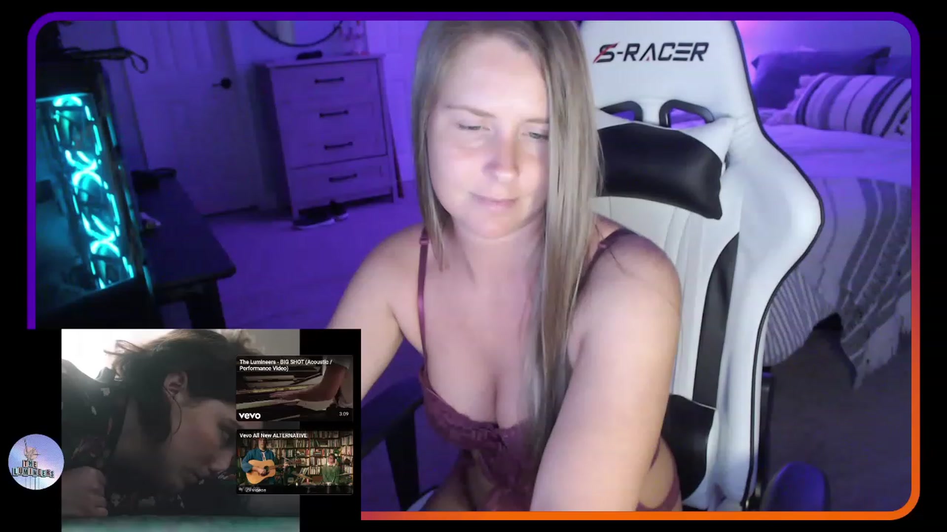 Gallery image thumbnail from HufflepuffHoe's myfreecams stream on, 04/24/2023, 01:30 image 11 of 20