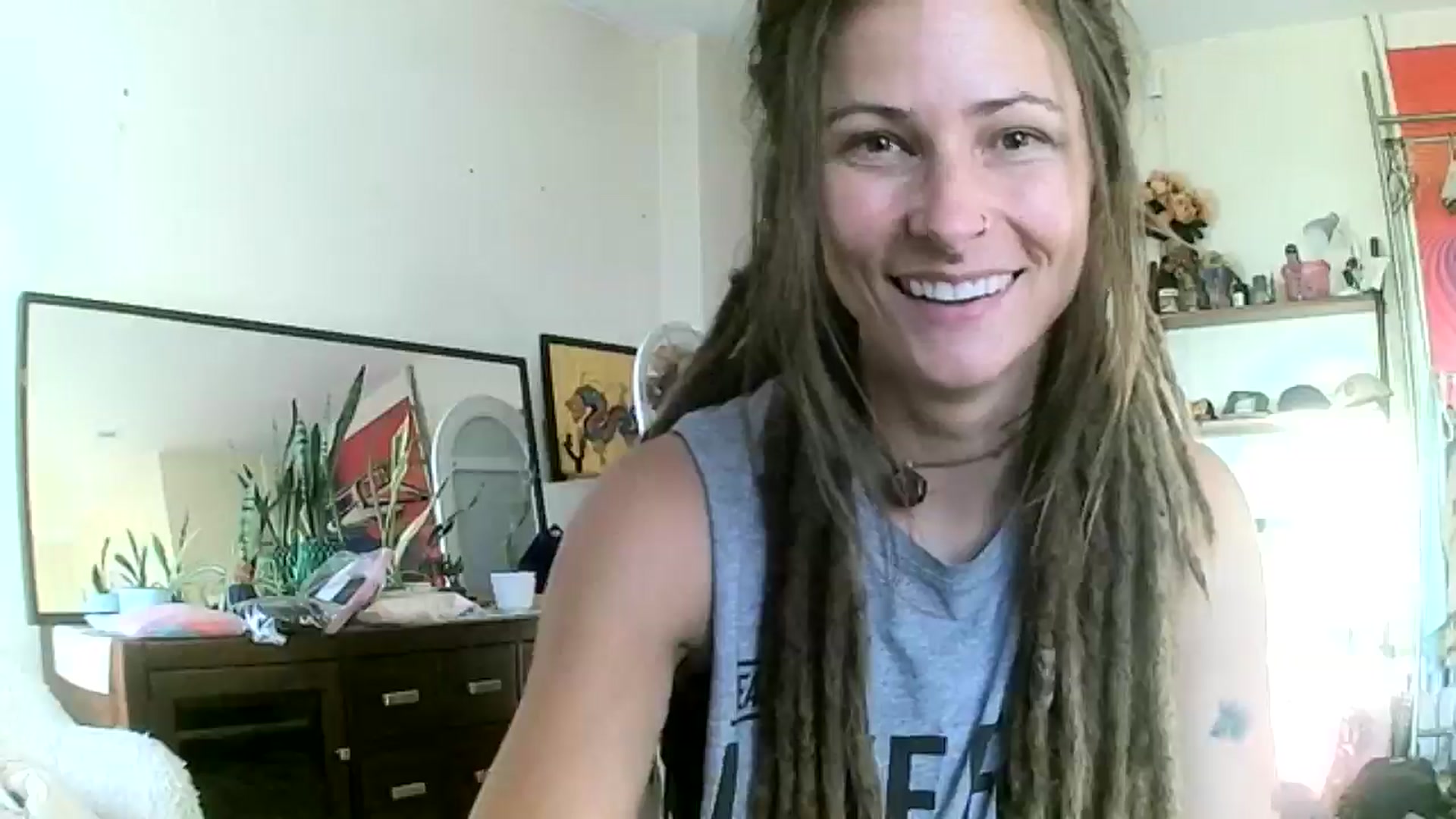 Gallery image thumbnail from HugDealerrrr's myfreecams stream on, 07/28/2025, 03:06 image 2 of 20