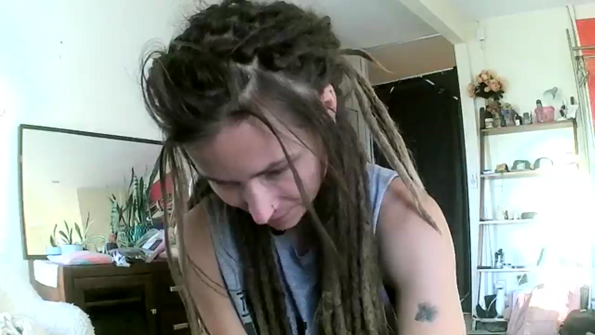 Gallery image thumbnail from HugDealerrrr's myfreecams stream on, 07/28/2025, 03:06 image 4 of 20