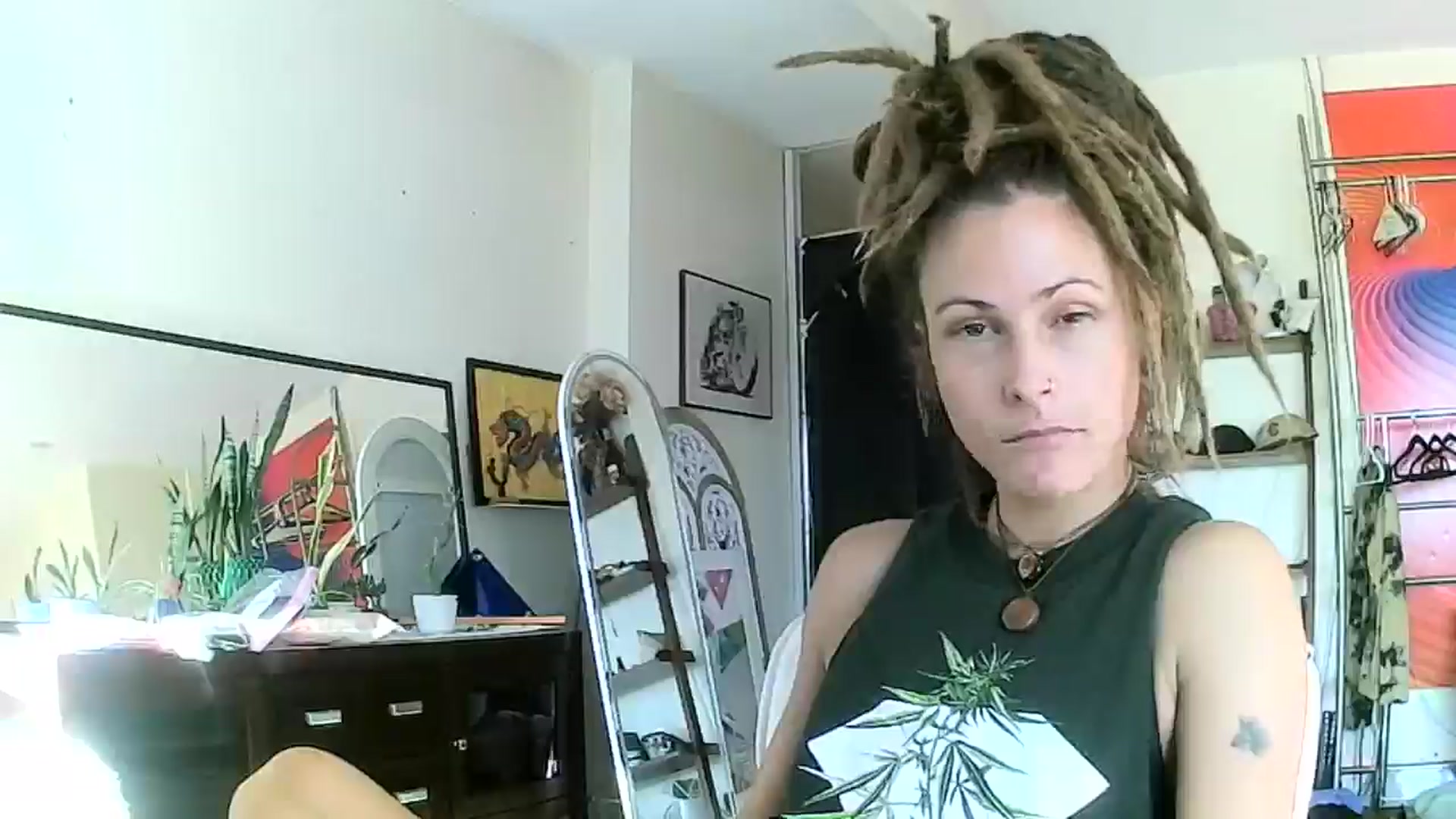 Gallery image thumbnail from HugDealerrrr's myfreecams stream on, 07/29/2025, 01:00 image 11 of 20