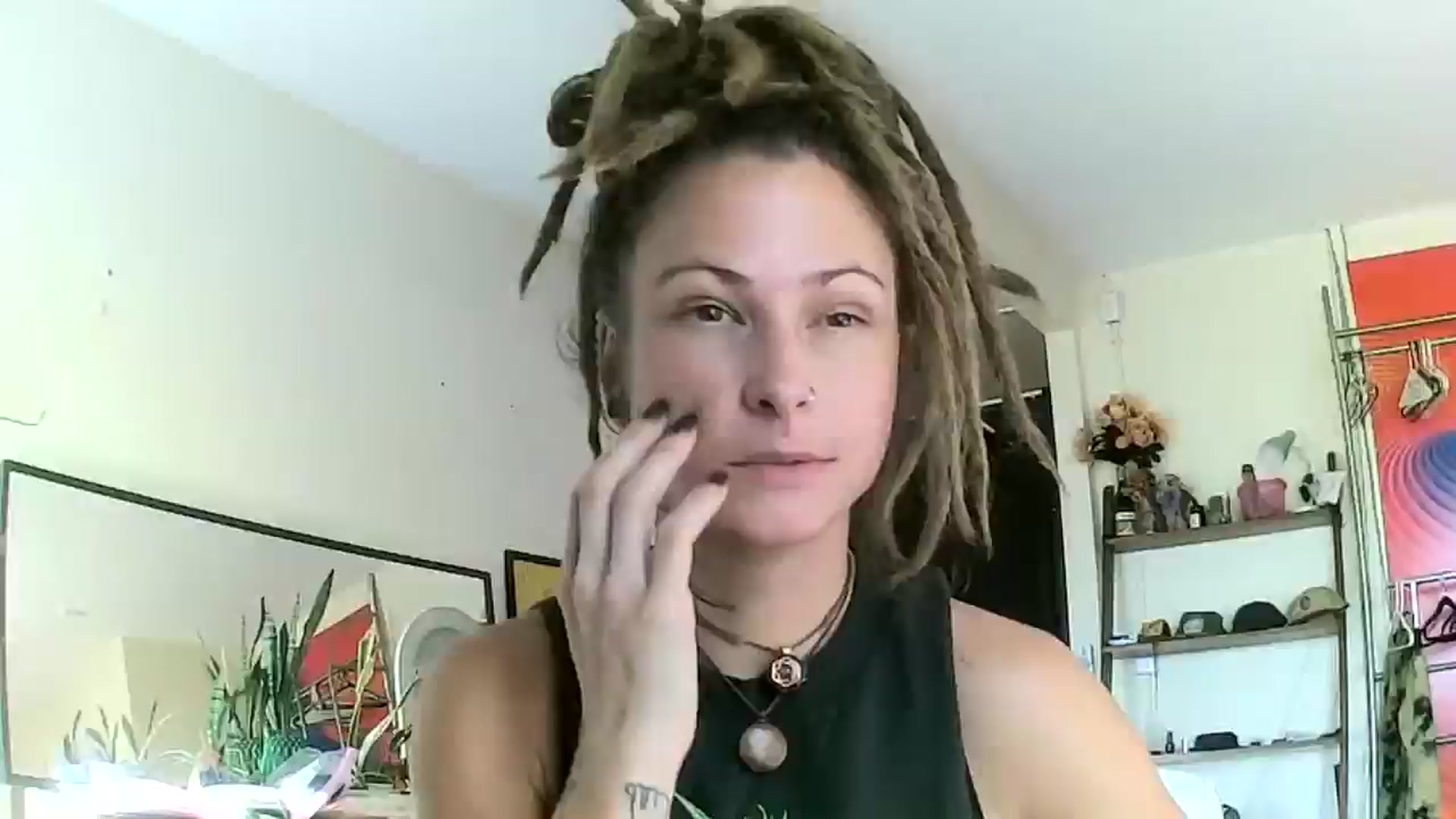 Gallery image thumbnail from HugDealerrrr's myfreecams stream on, 07/29/2025, 01:00 image 6 of 20