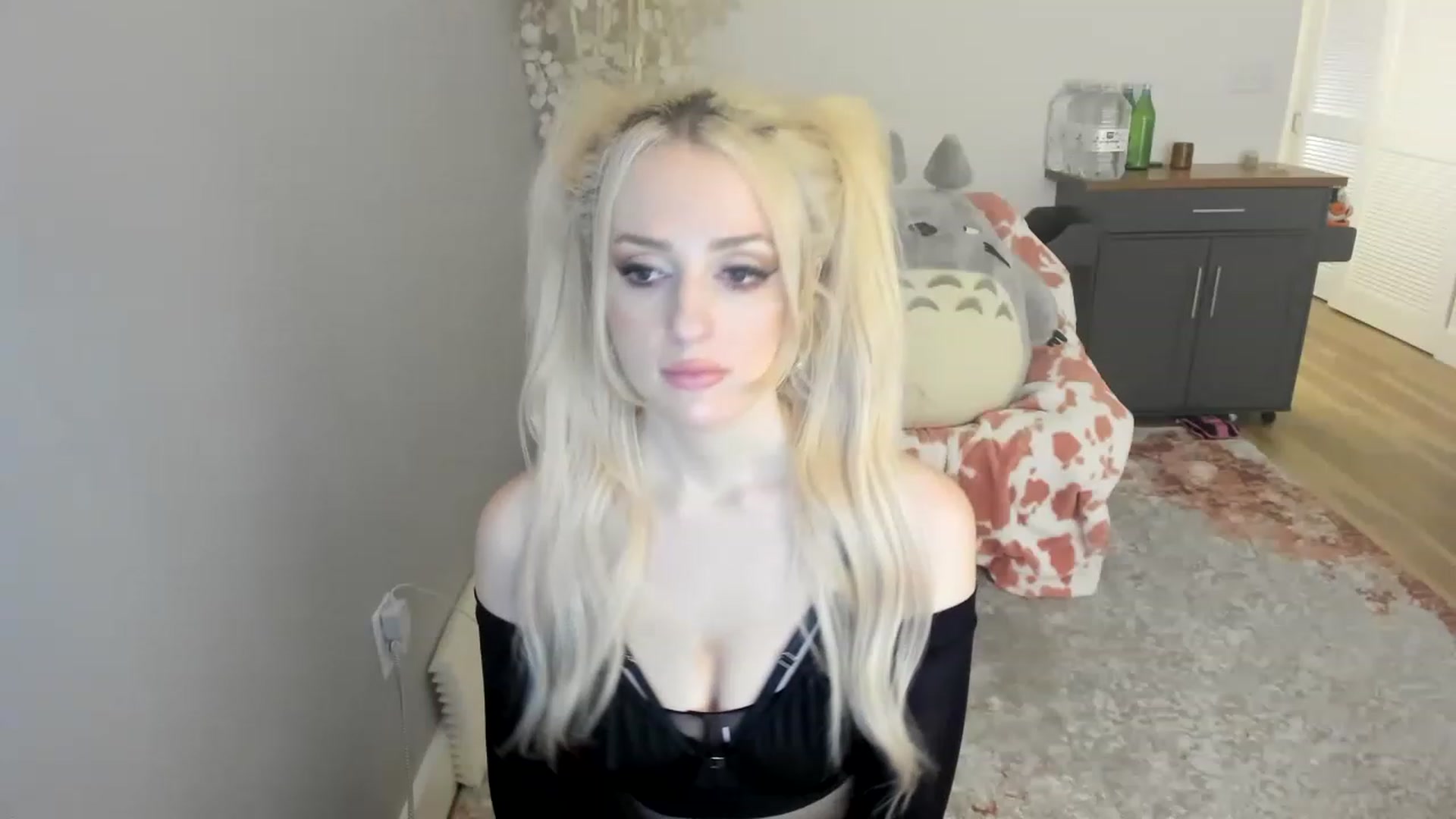 Gallery image thumbnail from HugeCOCKMilk's myfreecams stream on, 01/02/2023, 07:42 image 10 of 20