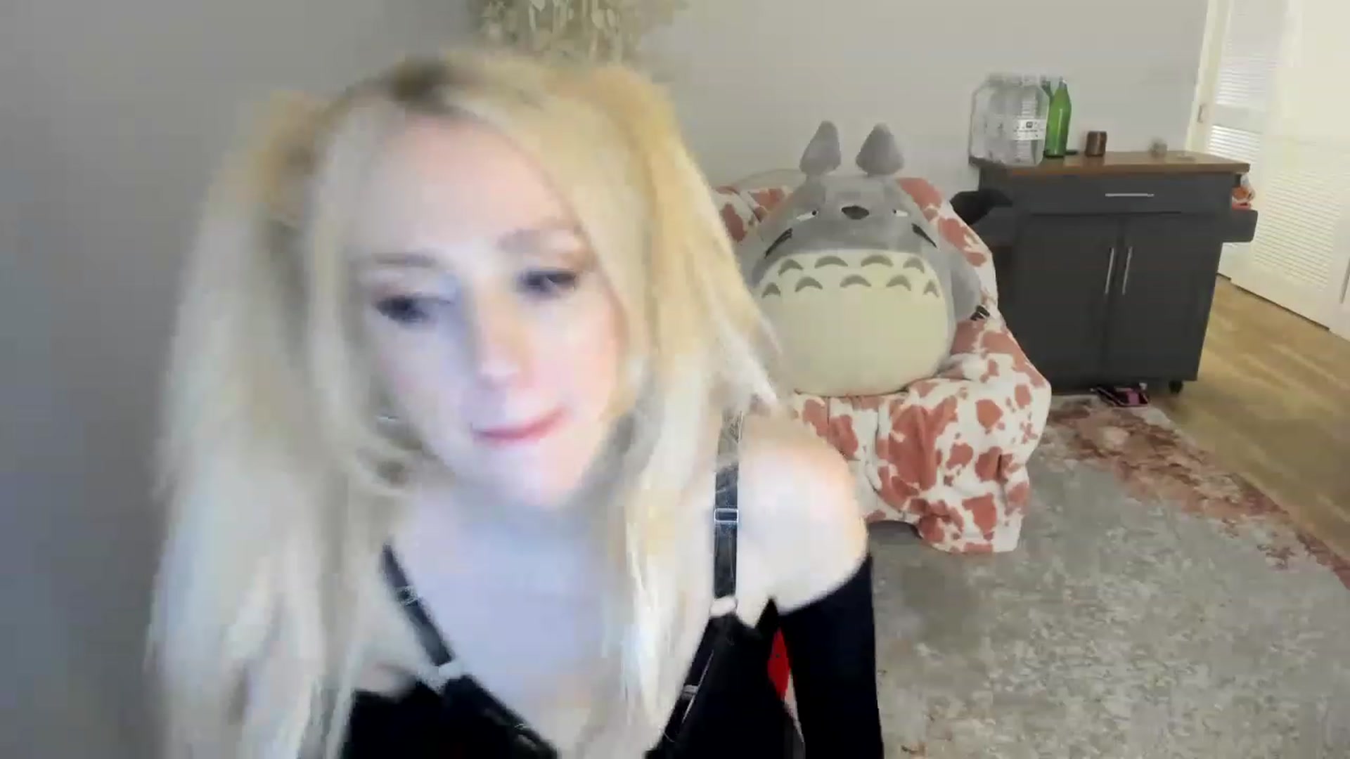 Gallery image thumbnail from HugeCOCKMilk's myfreecams stream on, 01/02/2023, 09:40 image 11 of 20