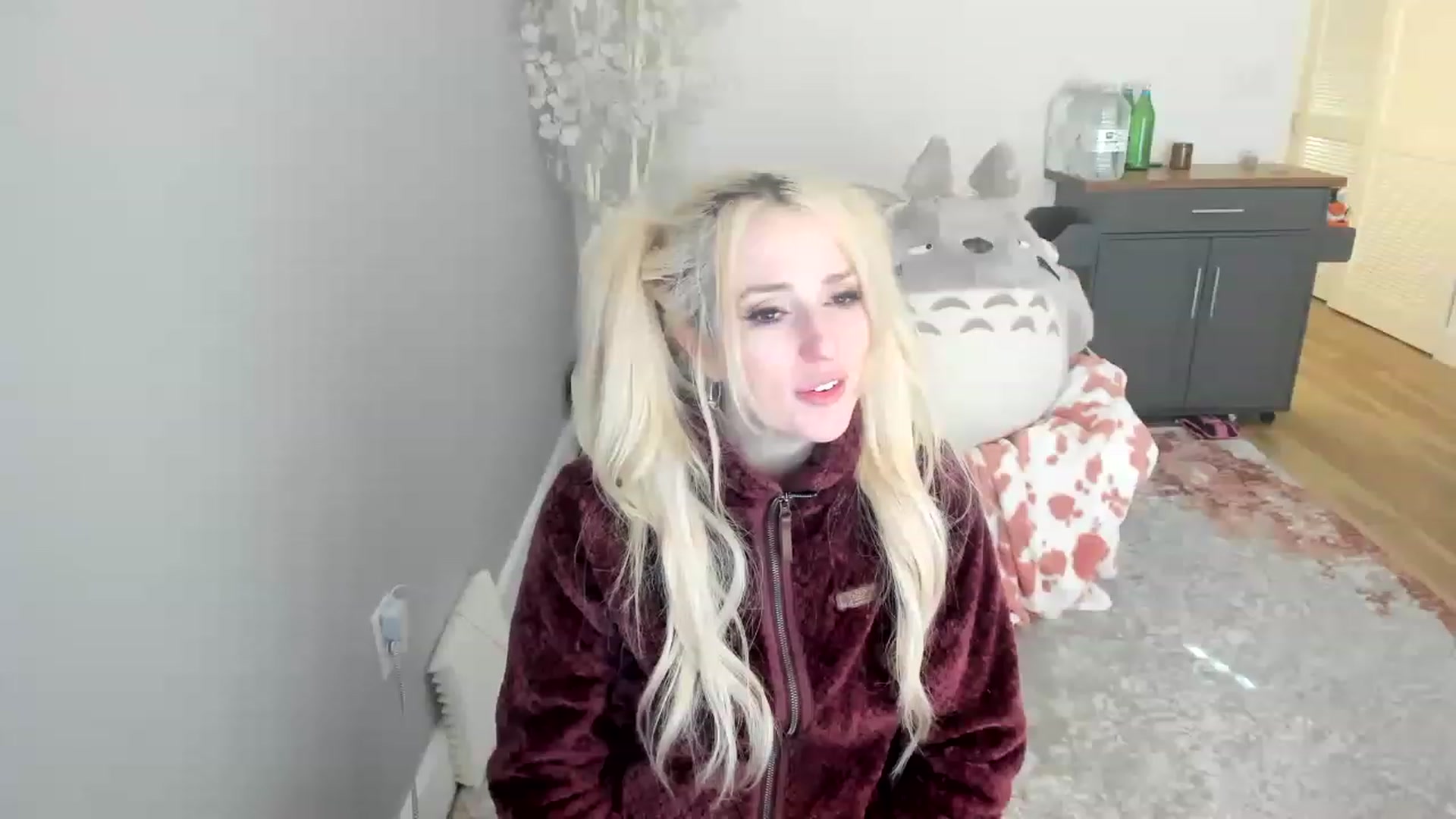 Gallery image thumbnail from HugeCOCKMilk's myfreecams stream on, 01/02/2023, 16:08 image 12 of 20