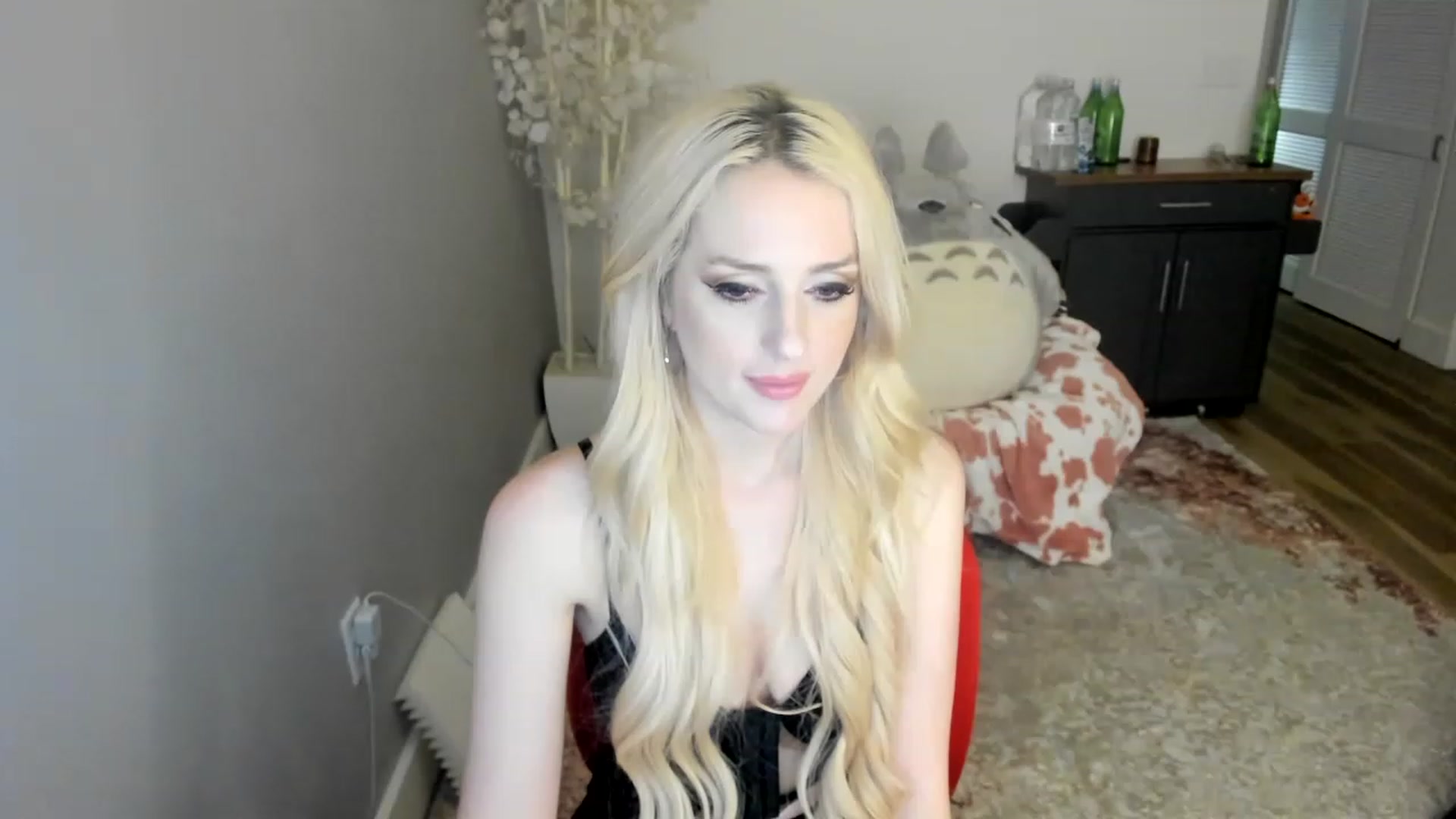 Gallery image thumbnail from HugeCOCKMilk's myfreecams stream on, 01/08/2023, 02:57 image 4 of 20