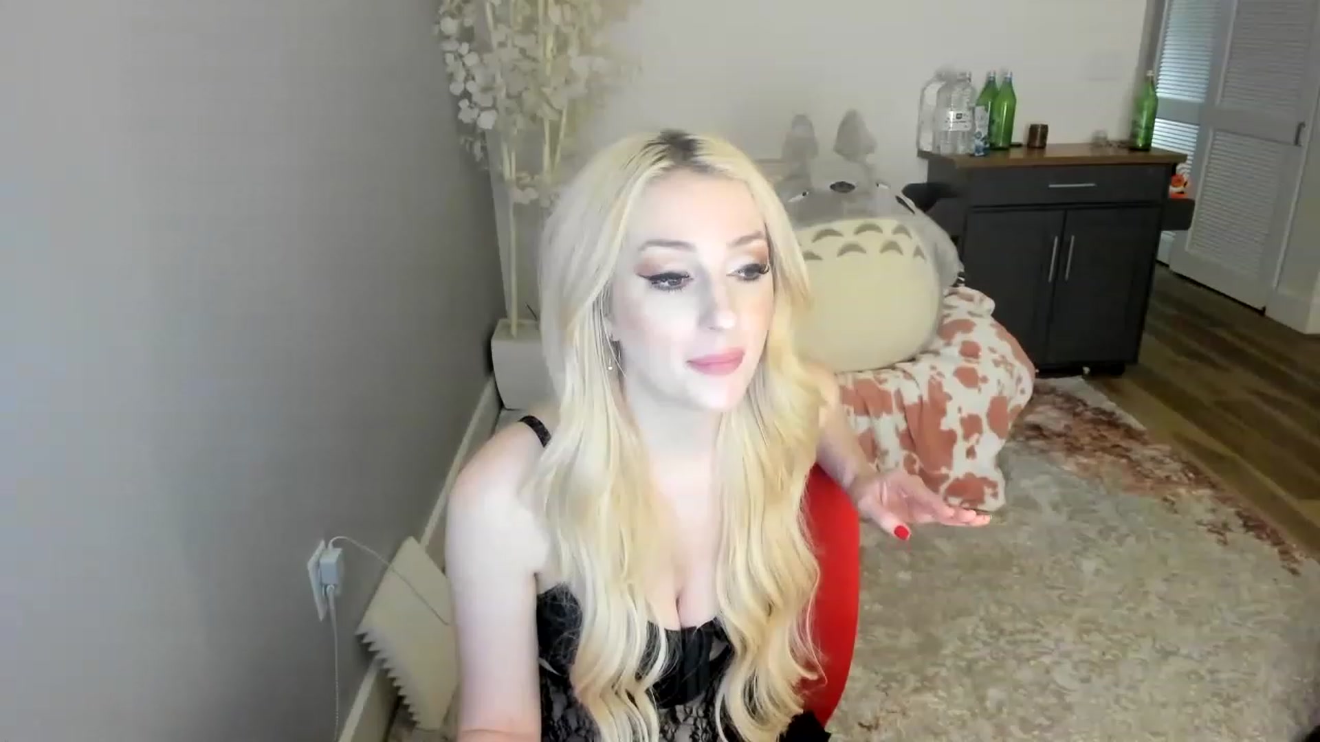 Gallery image thumbnail from HugeCOCKMilk's myfreecams stream on, 01/08/2023, 03:44 image 1 of 20