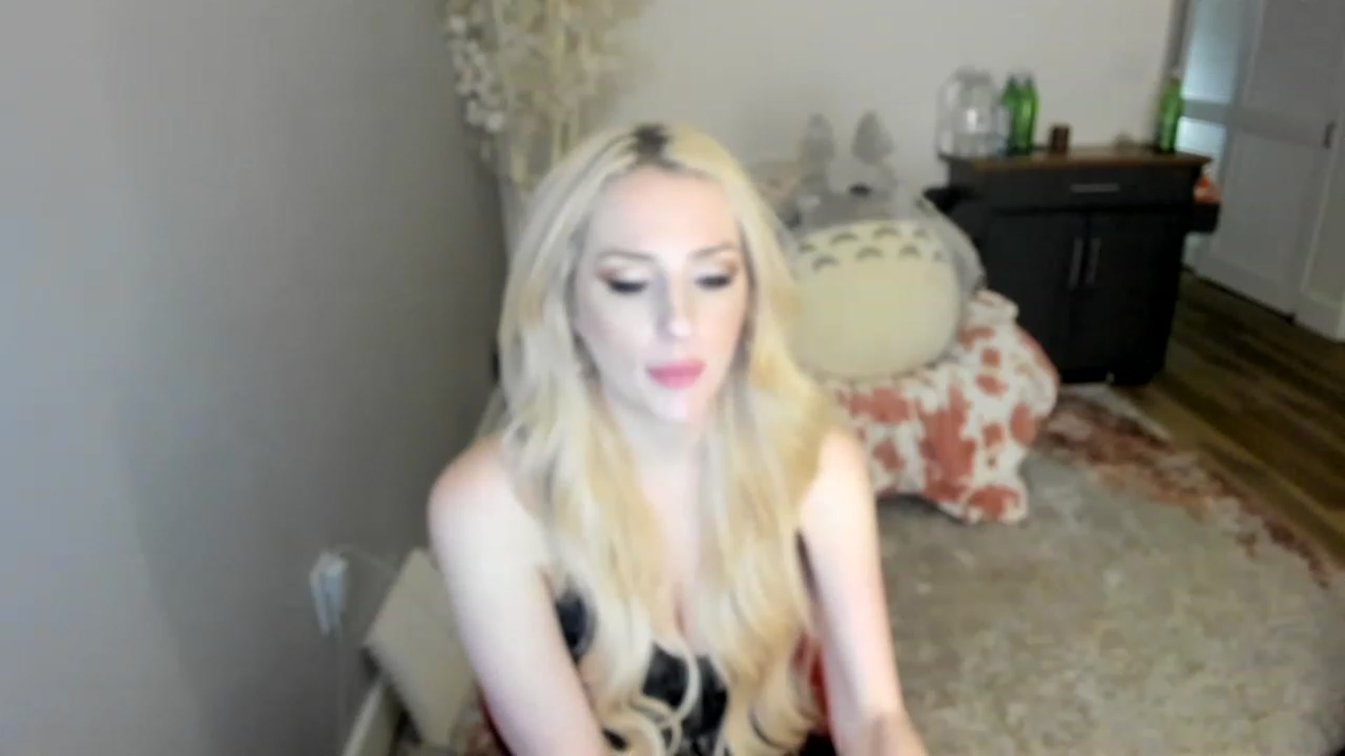 Gallery image thumbnail from HugeCOCKMilk's myfreecams stream on, 01/08/2023, 03:44 image 9 of 20
