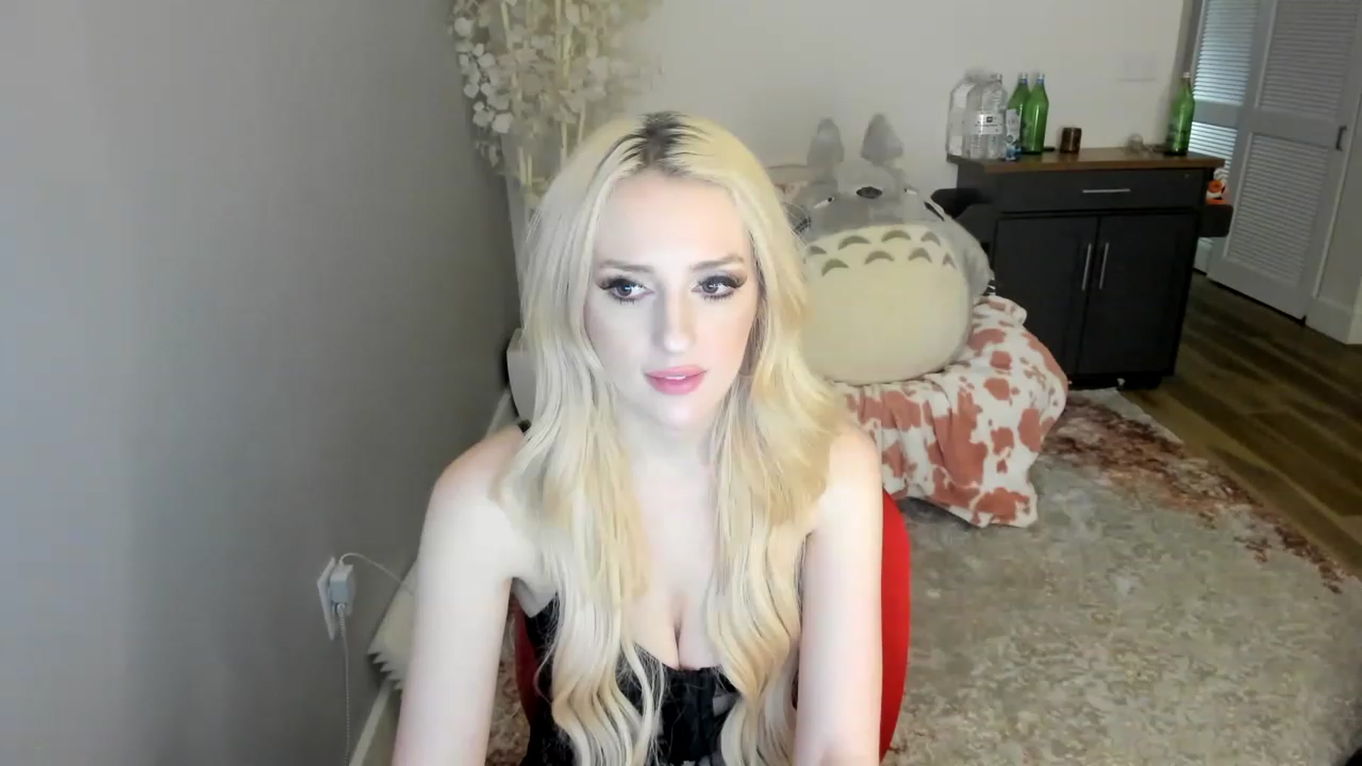 Gallery image thumbnail from HugeCOCKMilk's myfreecams stream on, 01/08/2023, 03:44 image 8 of 20