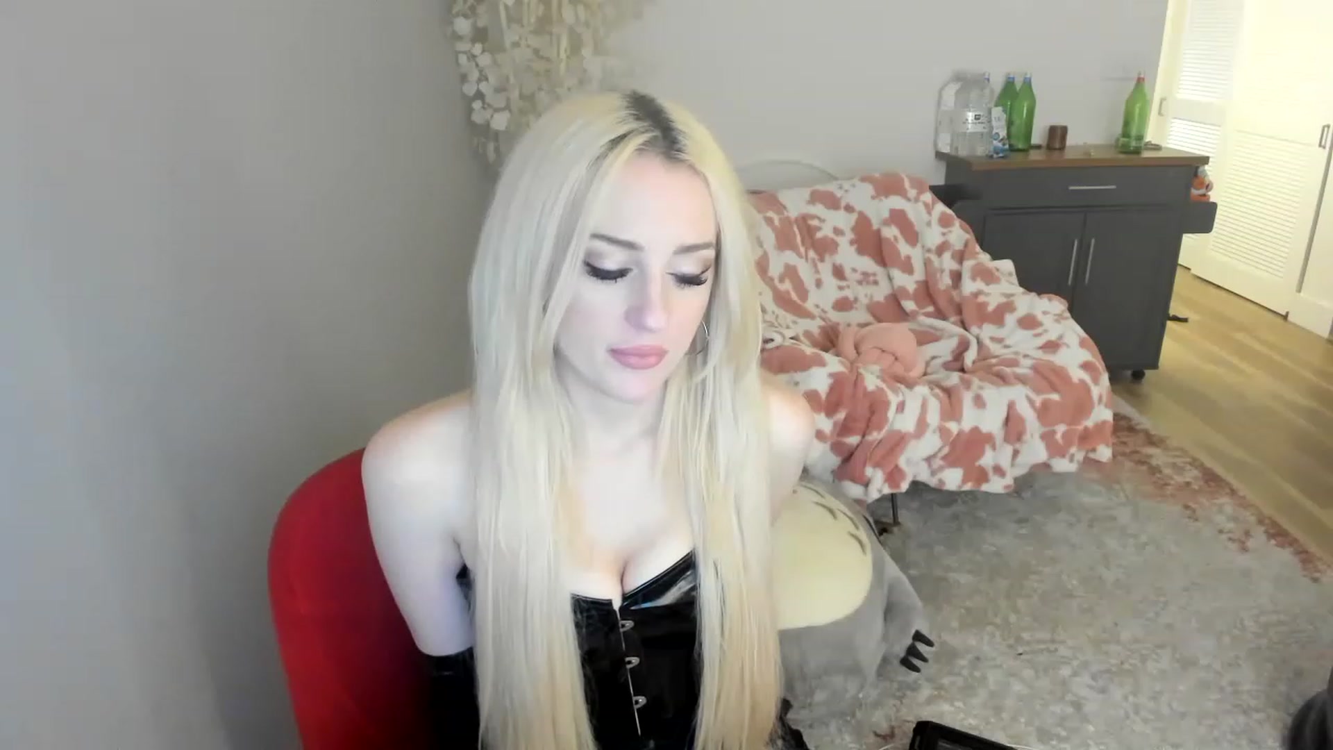 Gallery image thumbnail from HugeCOCKMilk's myfreecams stream on, 01/11/2023, 01:21 image 8 of 20