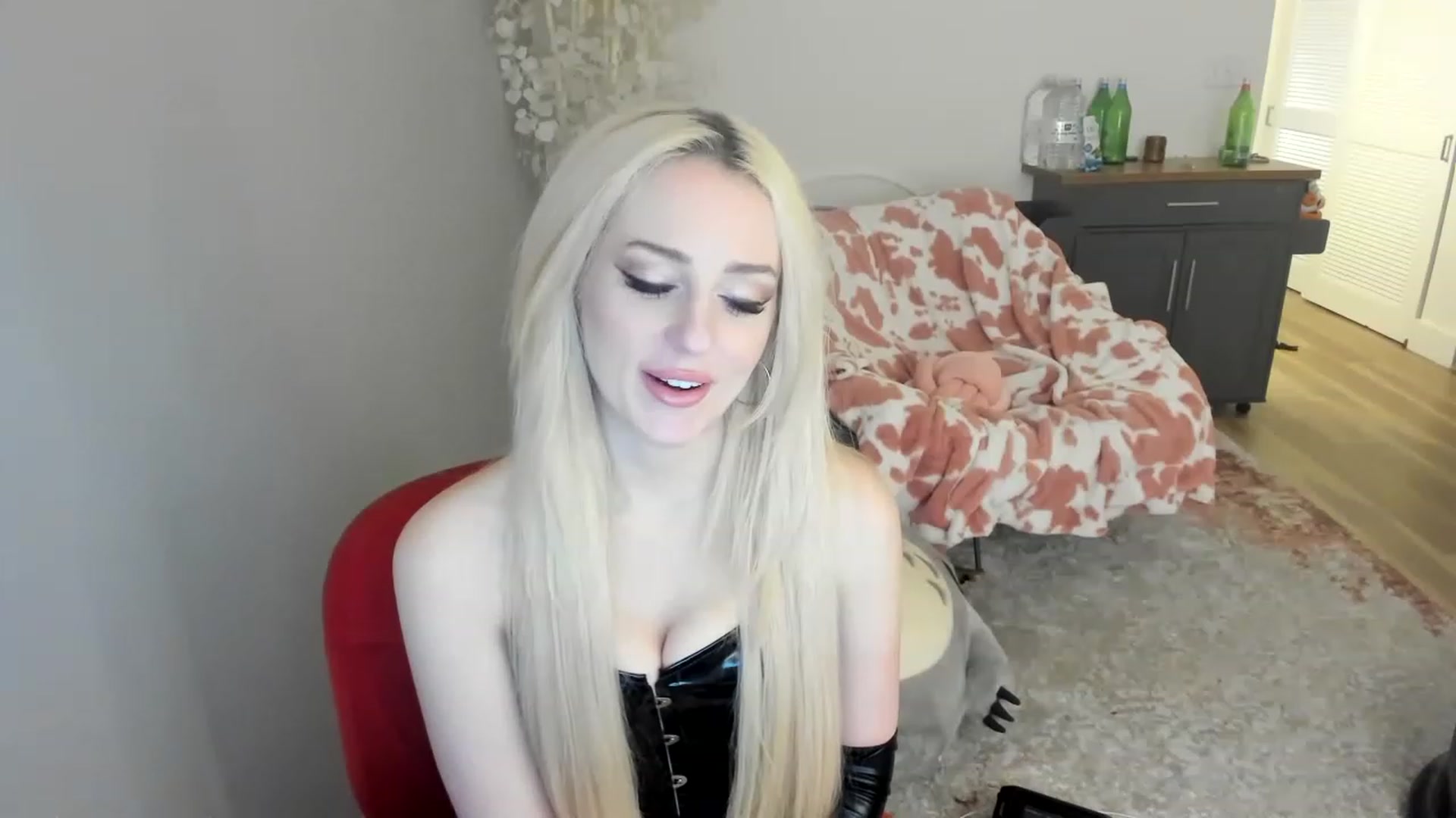 Gallery image thumbnail from HugeCOCKMilk's myfreecams stream on, 01/11/2023, 01:21 image 19 of 20