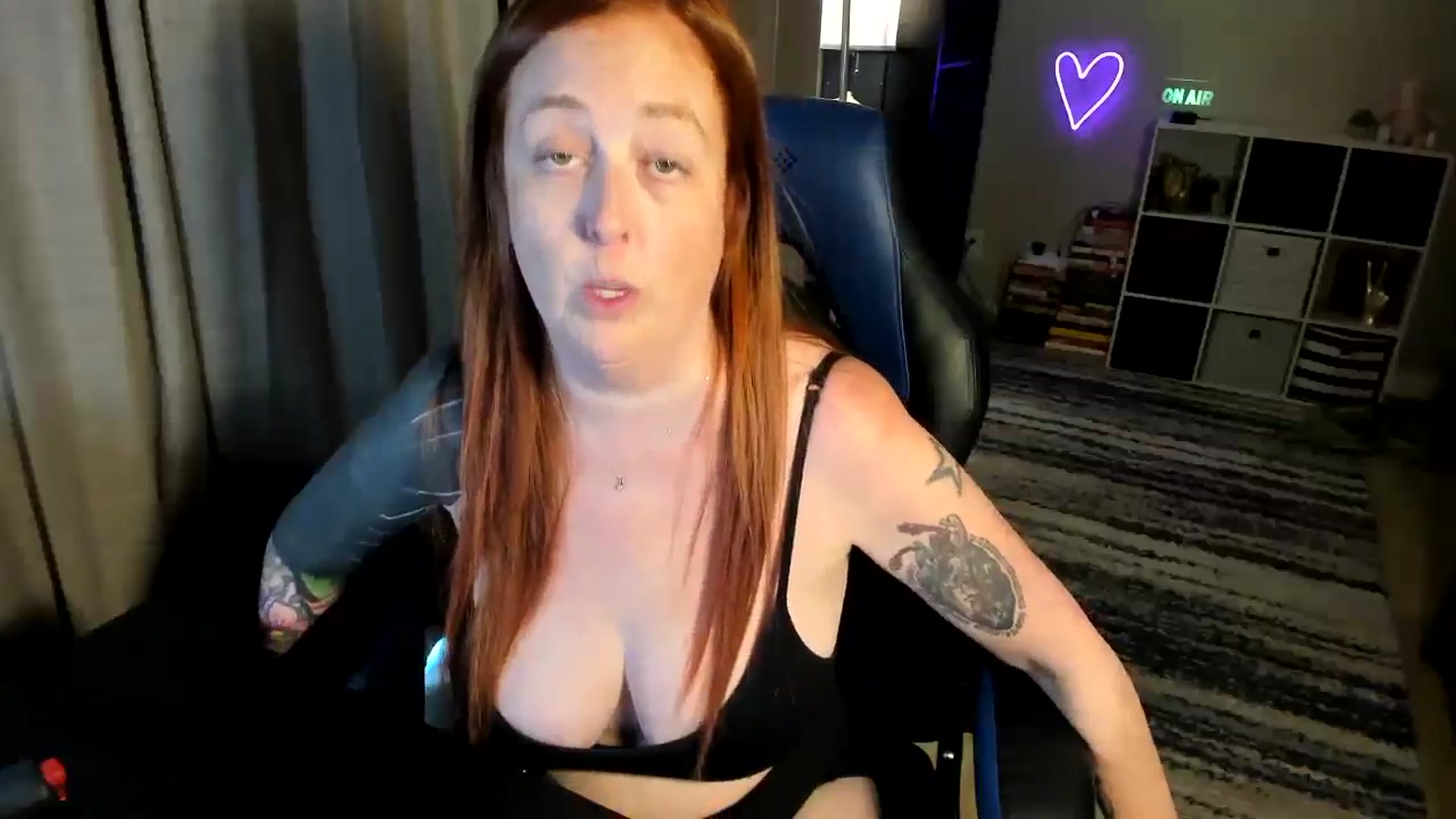Gallery image thumbnail from HulloChicky's myfreecams stream on, 07/02/2025, 01:18 image 19 of 20