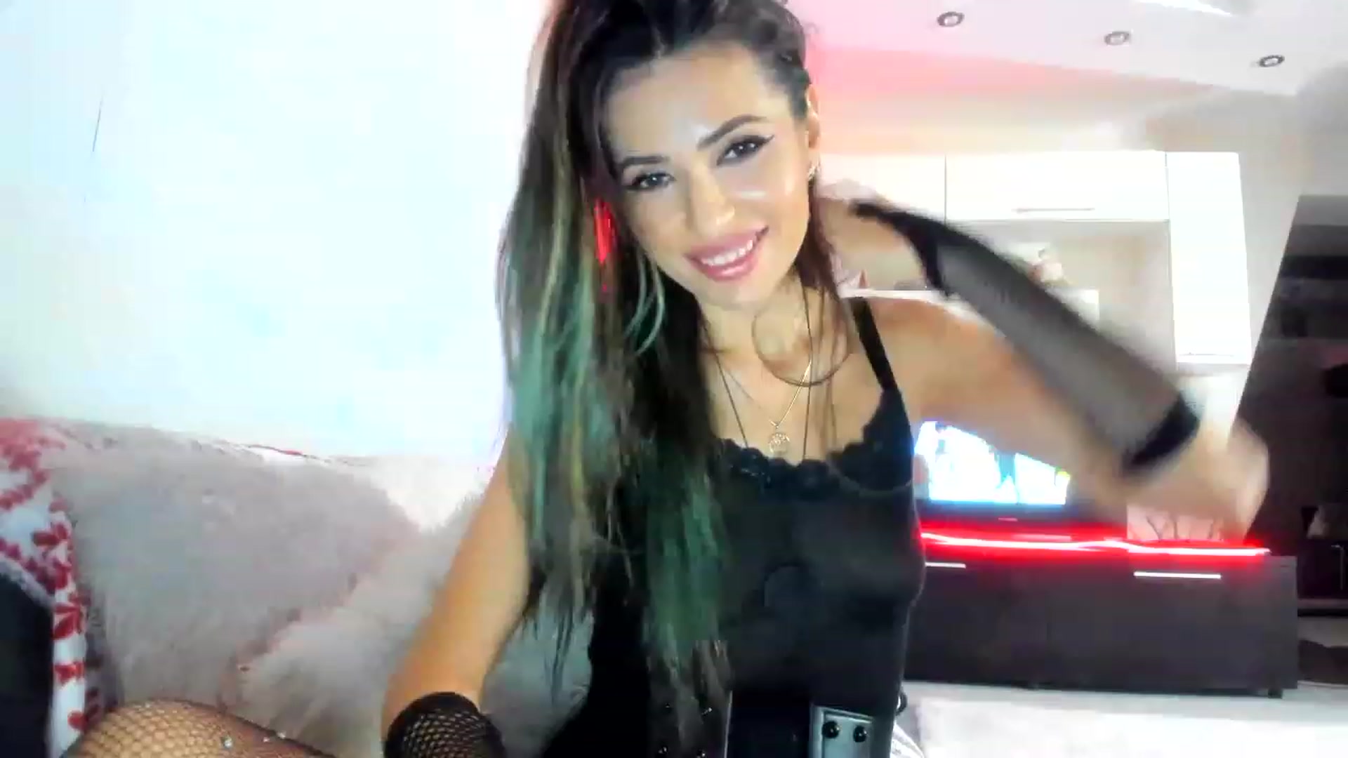 Gallery image thumbnail from HumpFreeZone's myfreecams stream on, 12/08/2022, 24:02 image 1 of 20