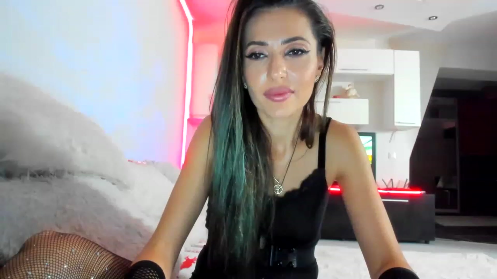 Gallery image thumbnail from HumpFreeZone's myfreecams stream on, 12/08/2022, 24:02 image 10 of 20