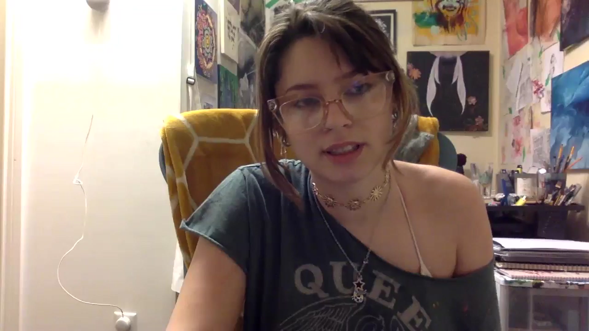 Gallery image thumbnail from HunniBee's myfreecams stream on, 04/13/2026, 02:09 image 7 of 20