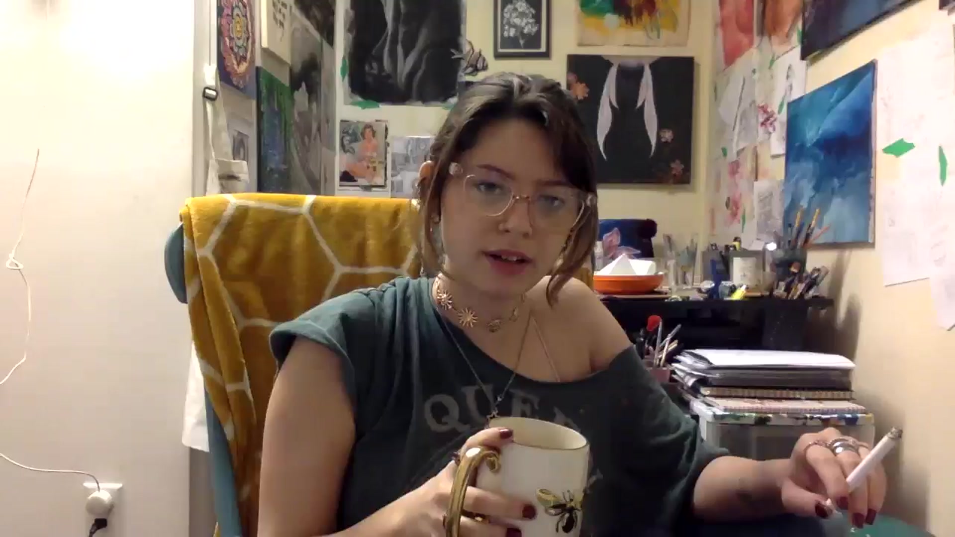 Gallery image thumbnail from HunniBee's myfreecams stream on, 04/13/2026, 02:09 image 1 of 20
