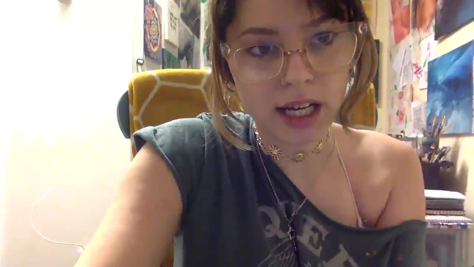 Gallery image thumbnail from HunniBee's myfreecams stream on, 04/13/2026, 02:09 image 2 of 20
