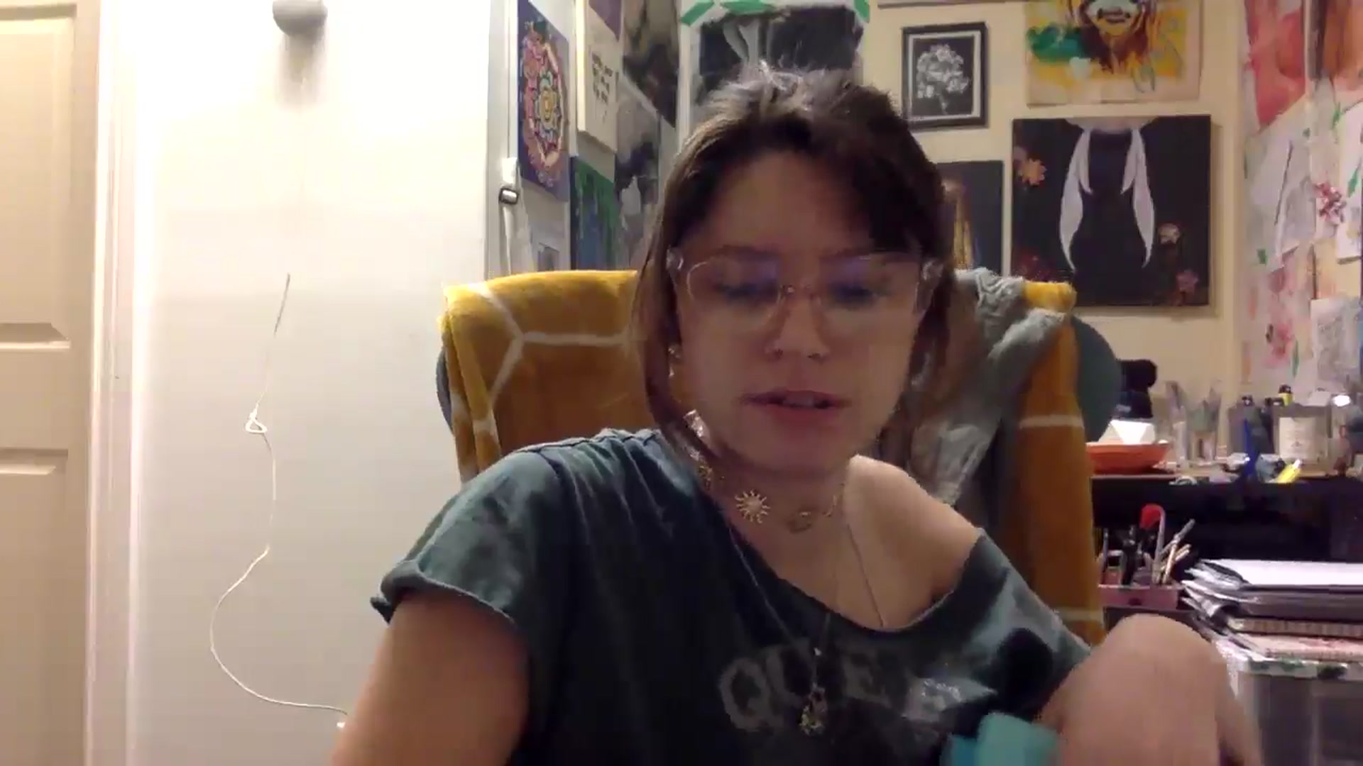 Gallery image thumbnail from HunniBee's myfreecams stream on, 04/13/2026, 02:09 image 6 of 20