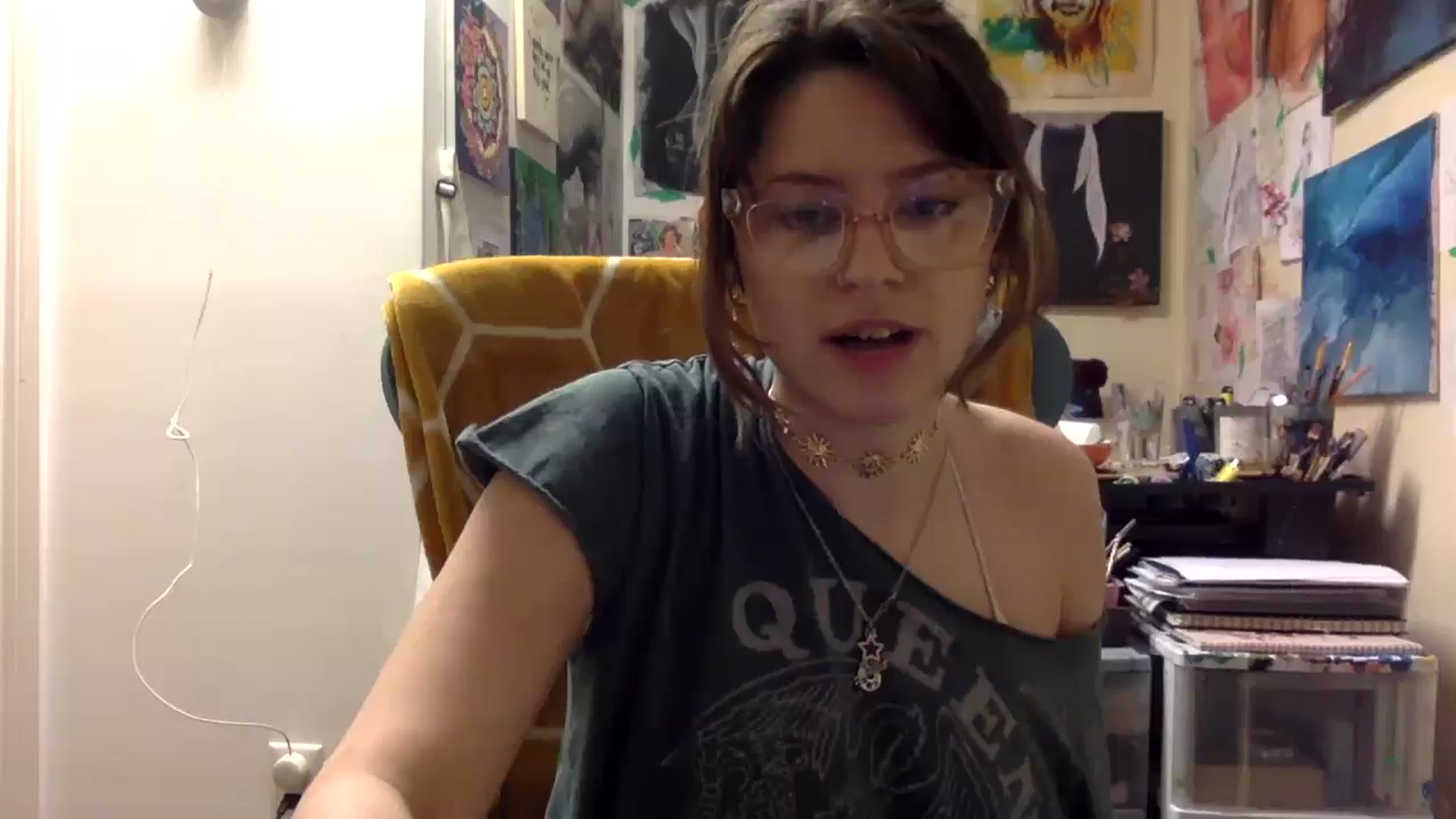 Gallery image thumbnail from HunniBee's myfreecams stream on, 04/13/2026, 02:09 image 8 of 20