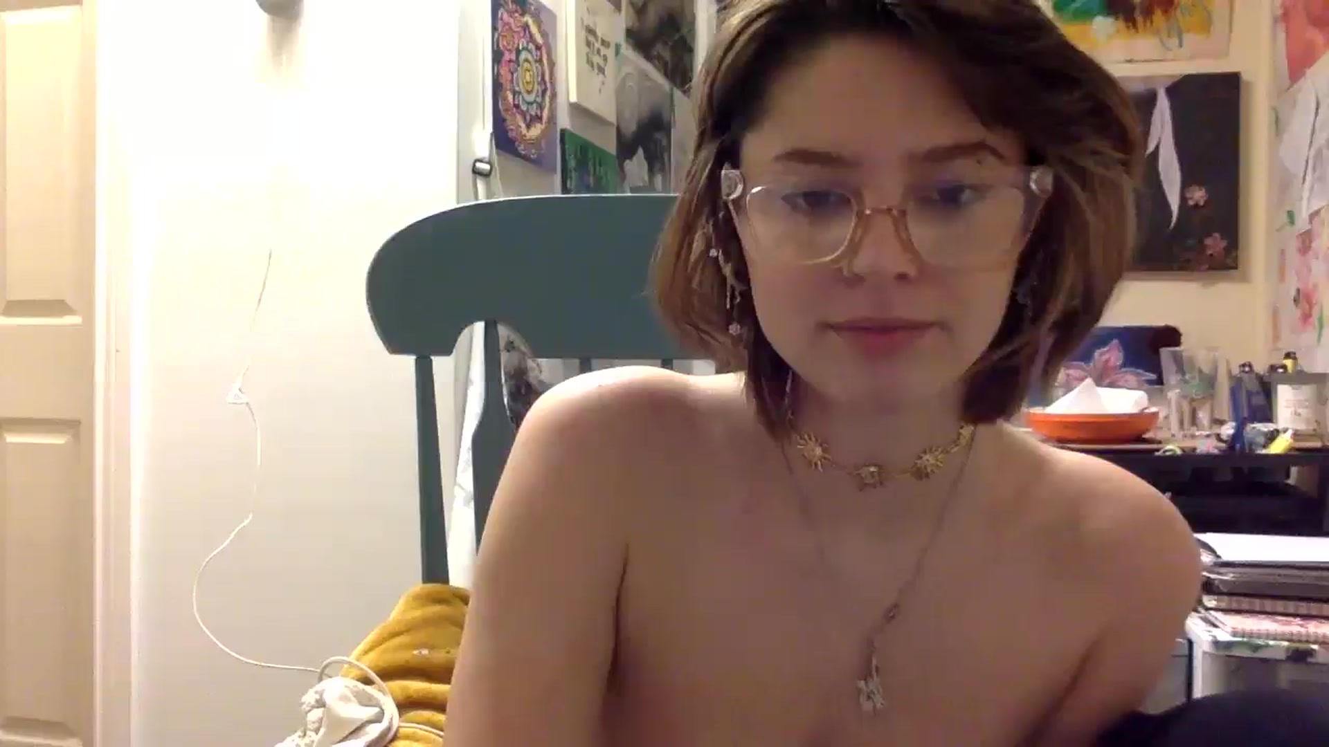Gallery image thumbnail from HunniBee's myfreecams stream on, 04/13/2026, 03:21 image 1 of 20