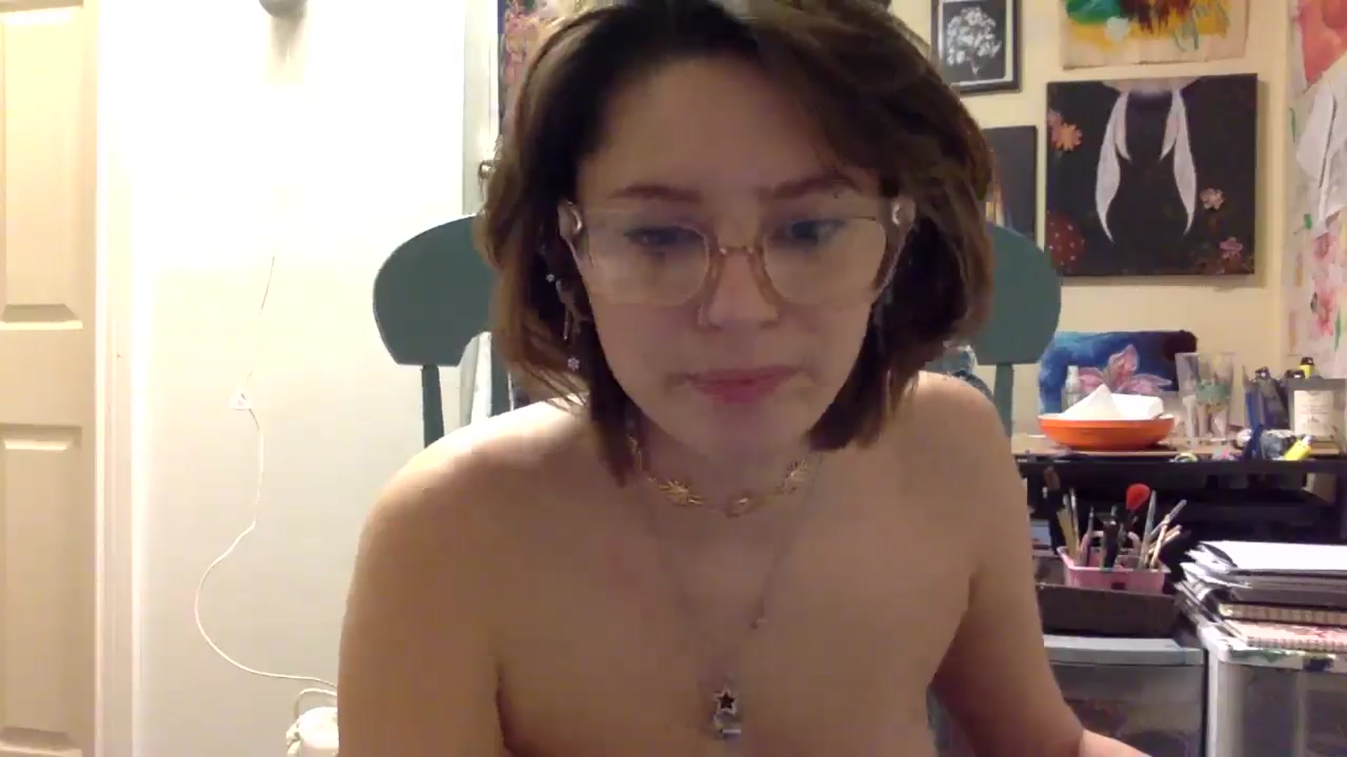 Gallery image thumbnail from HunniBee's myfreecams stream on, 04/13/2026, 03:21 image 2 of 20