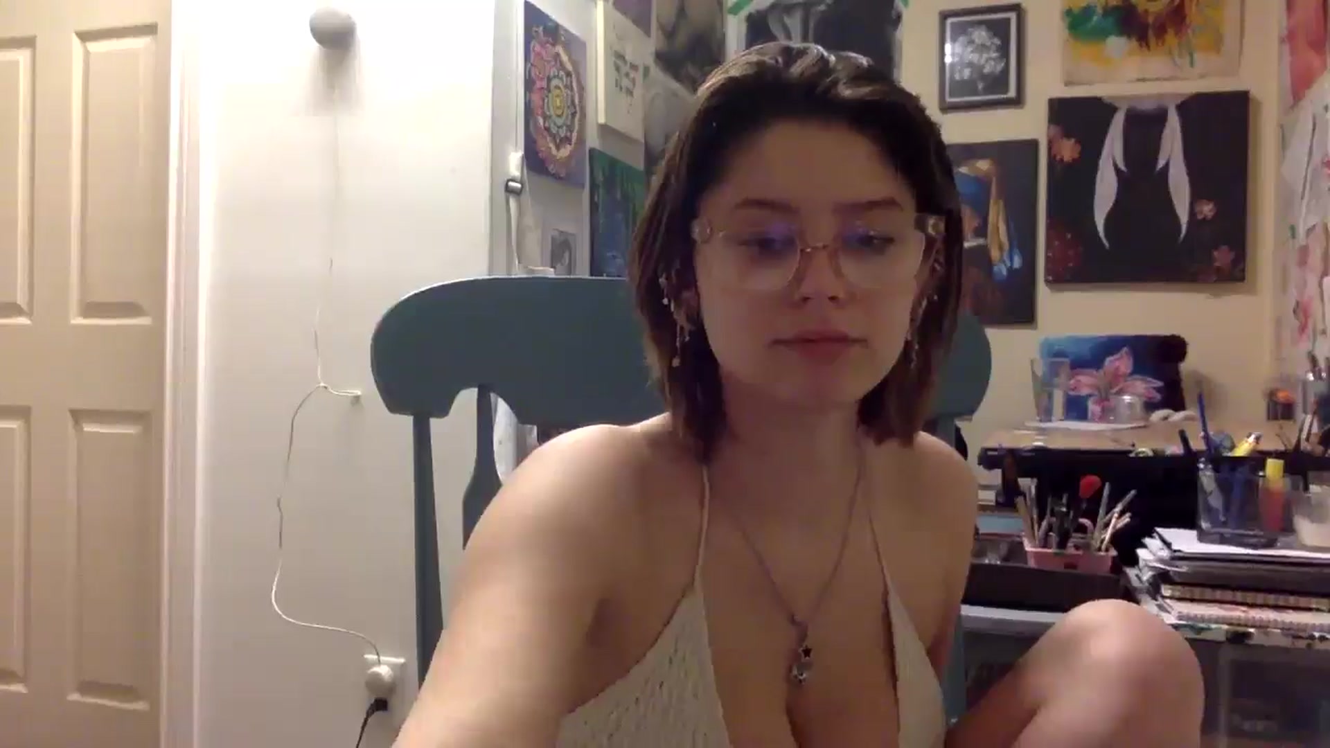 Gallery image thumbnail from HunniBee's myfreecams stream on, 04/14/2026, 04:34 image 10 of 20
