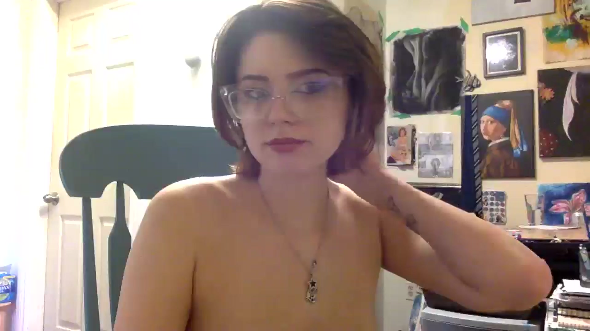 Gallery image thumbnail from HunniBee's myfreecams stream on, 04/14/2026, 21:41 image 17 of 20
