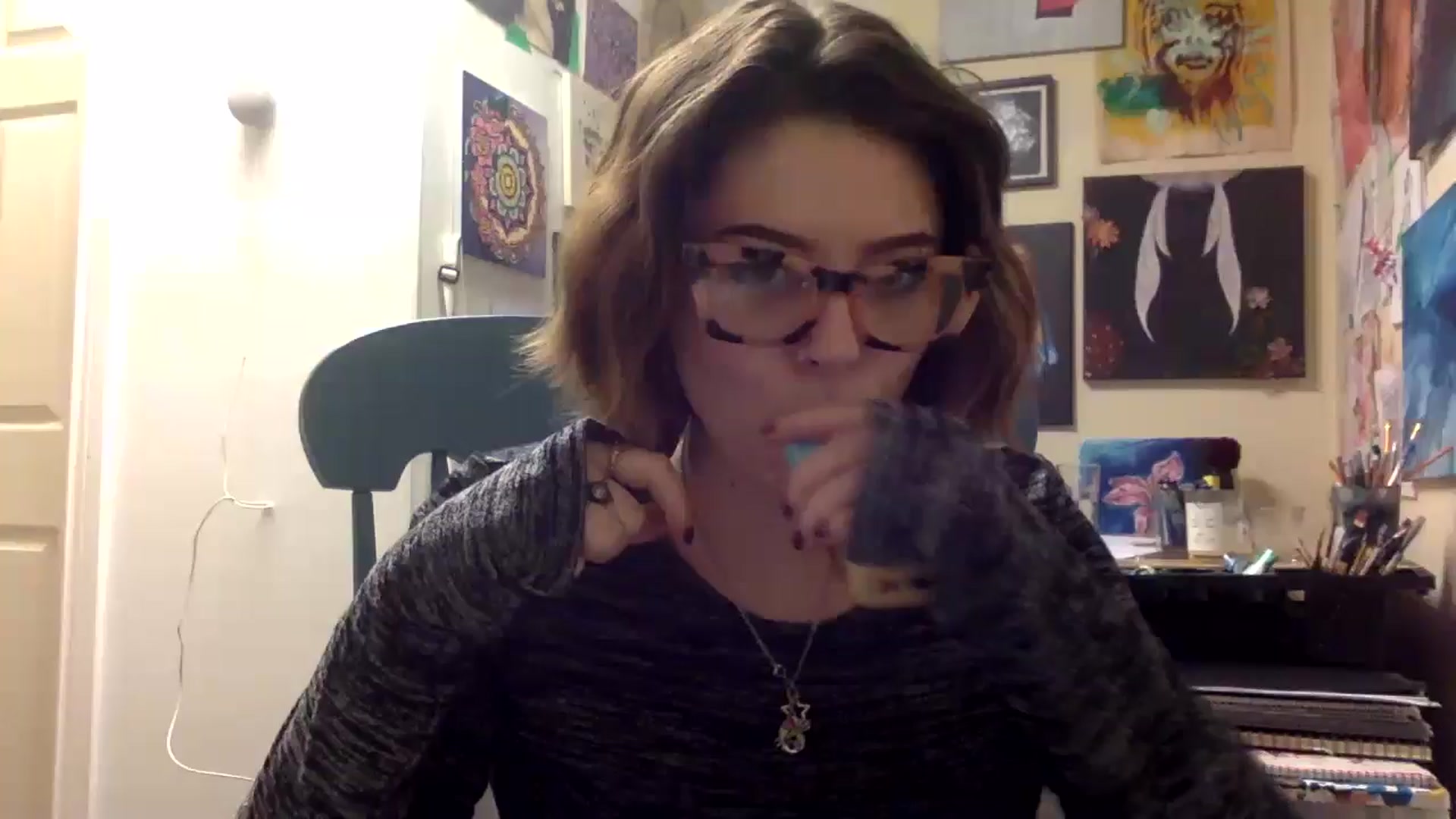 Gallery image thumbnail from HunniBee's myfreecams stream on, 04/17/2026, 03:05 image 4 of 20