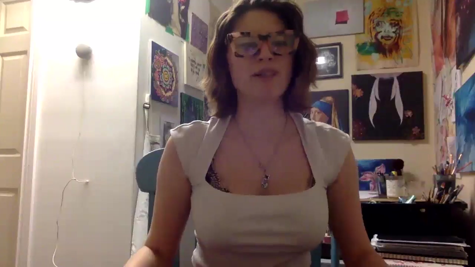 Gallery image thumbnail from HunniBee's myfreecams stream on, 04/17/2026, 03:05 image 14 of 20