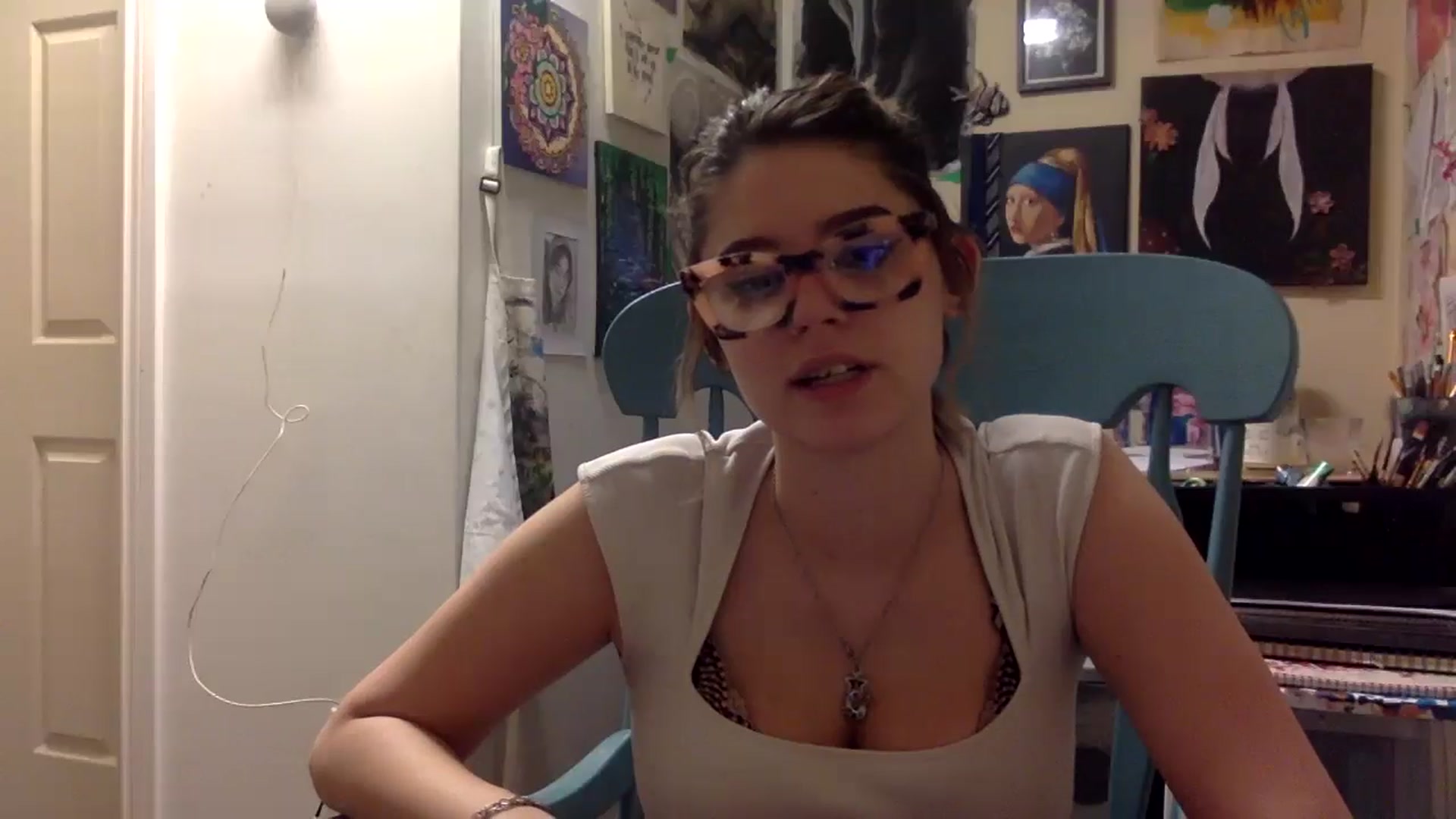 Gallery image thumbnail from HunniBee's myfreecams stream on, 04/17/2026, 05:48 image 14 of 20