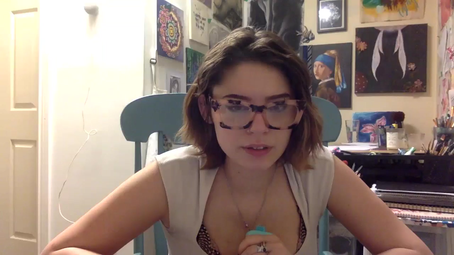 Gallery image thumbnail from HunniBee's myfreecams stream on, 04/17/2026, 05:48 image 10 of 20