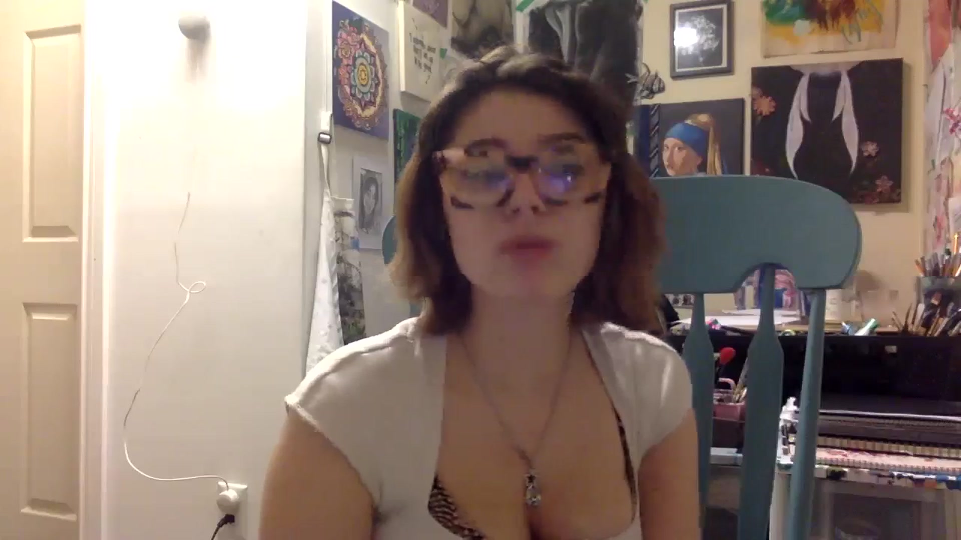Gallery image thumbnail from HunniBee's myfreecams stream on, 04/17/2026, 05:48 image 4 of 20