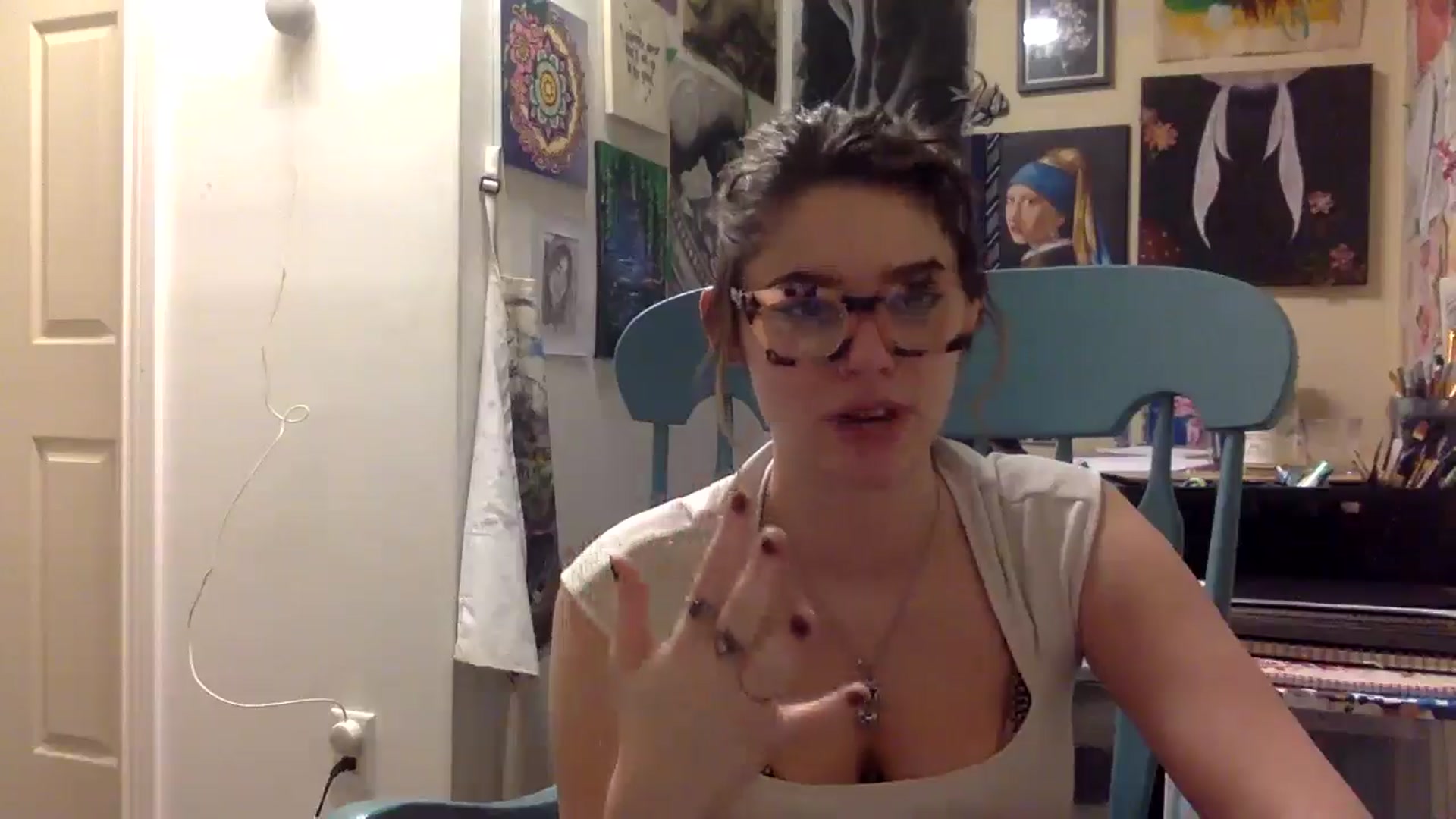 Gallery image thumbnail from HunniBee's myfreecams stream on, 04/17/2026, 05:48 image 15 of 20