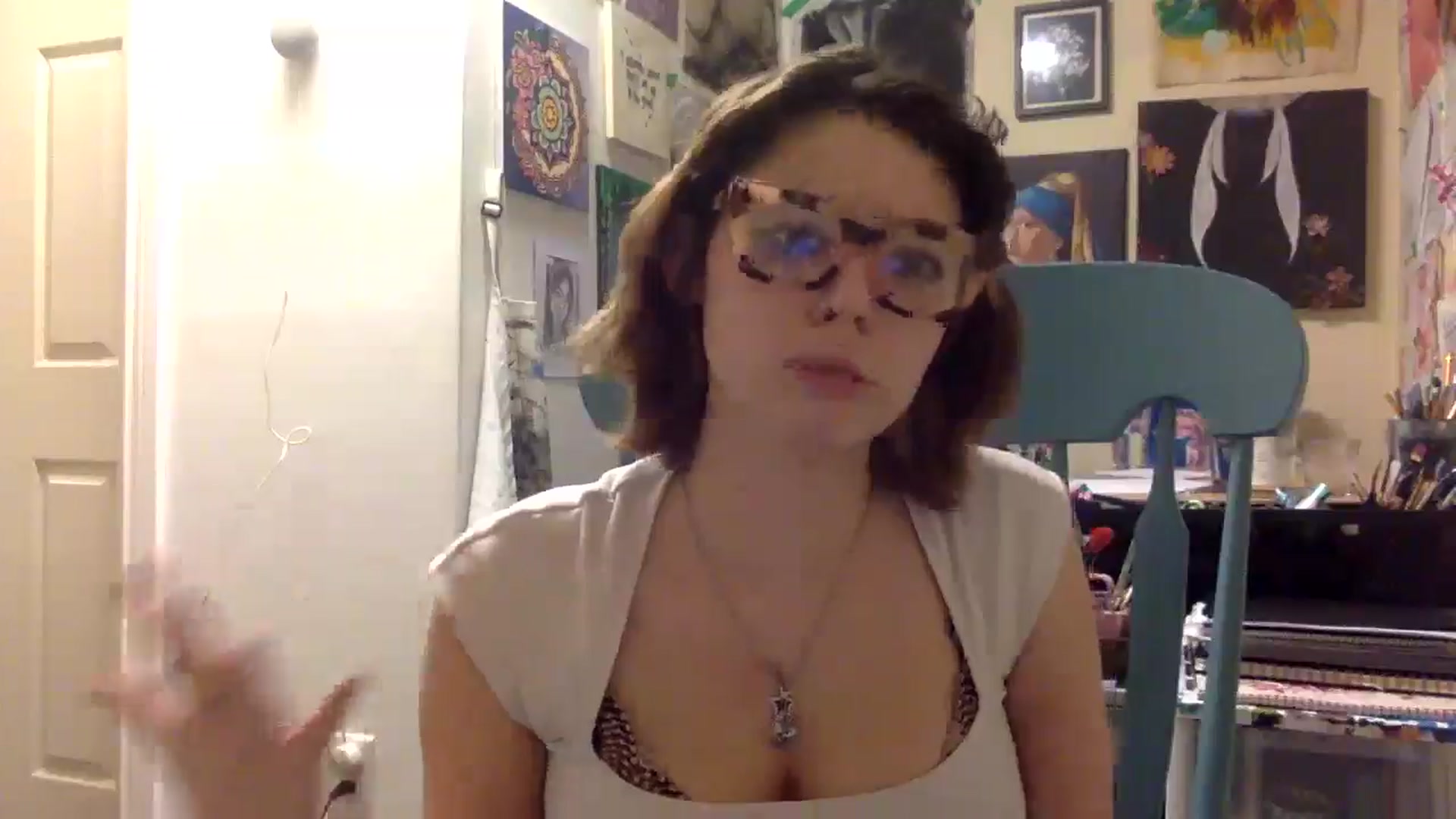 Gallery image thumbnail from HunniBee's myfreecams stream on, 04/17/2026, 05:48 image 2 of 20