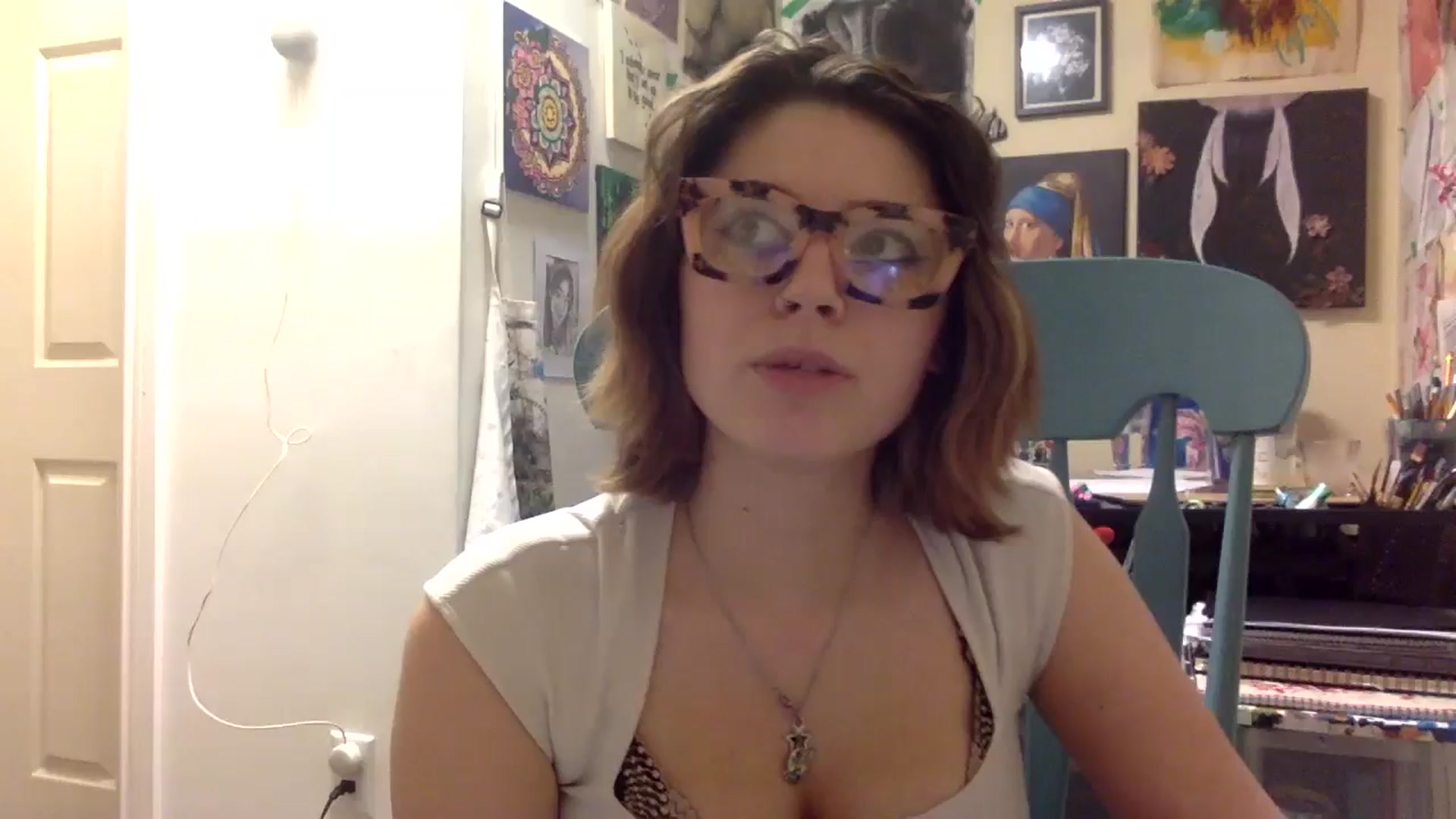 Gallery image thumbnail from HunniBee's myfreecams stream on, 04/17/2026, 05:48 image 1 of 20
