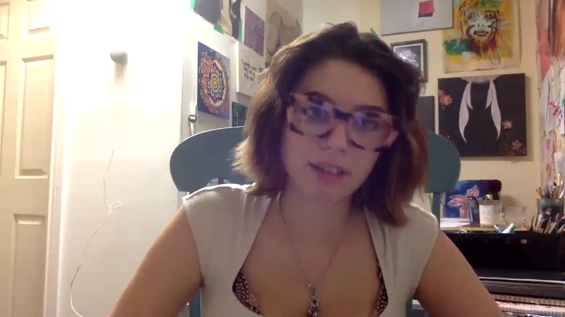 Gallery image thumbnail from HunniBee's myfreecams stream on, 04/17/2026, 05:48 image 5 of 20