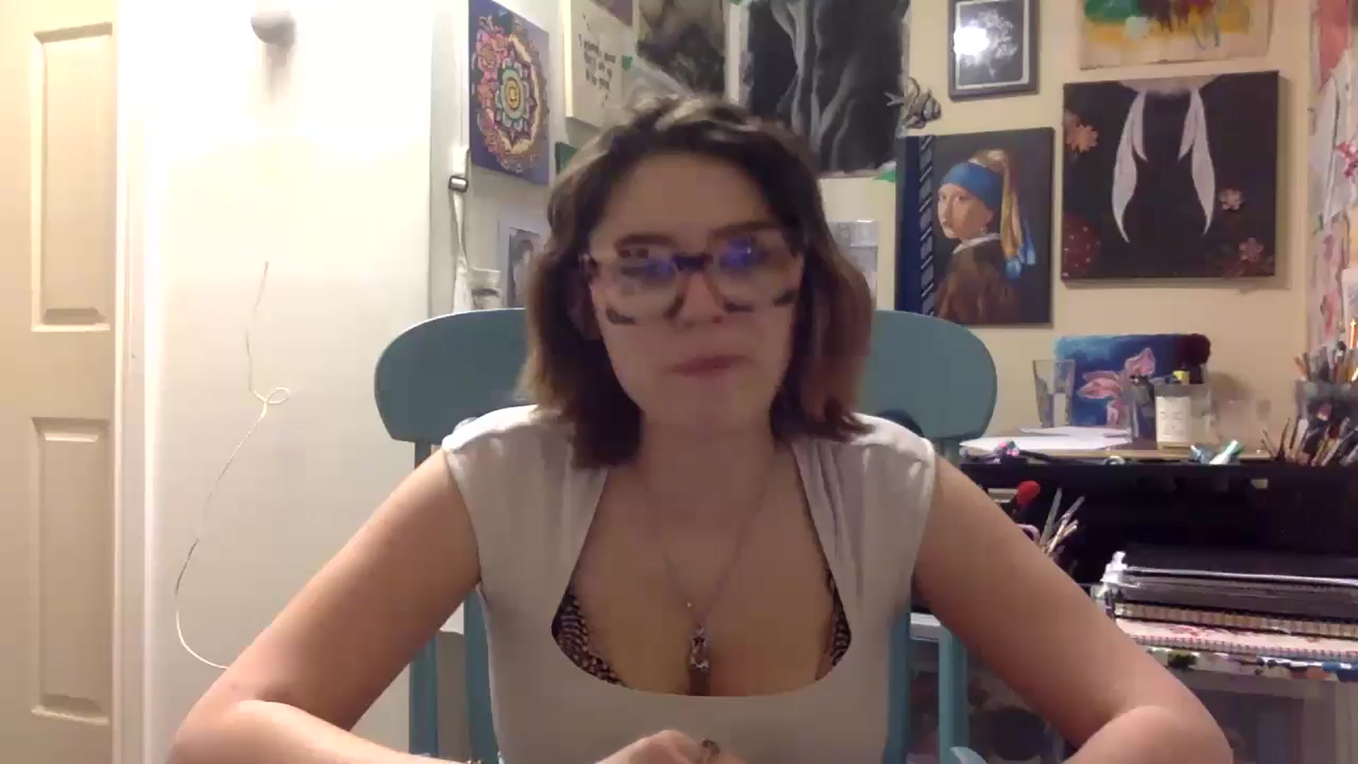 Gallery image thumbnail from HunniBee's myfreecams stream on, 04/17/2026, 05:48 image 9 of 20