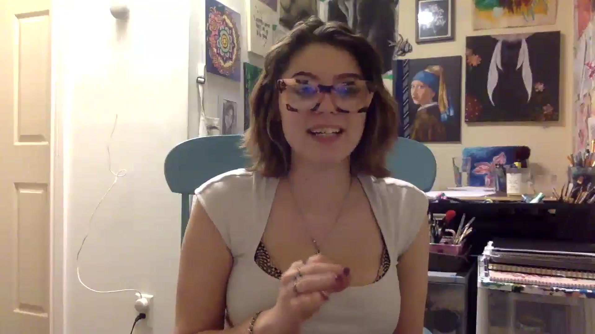 Gallery image thumbnail from HunniBee's myfreecams stream on, 04/17/2026, 05:48 image 8 of 20