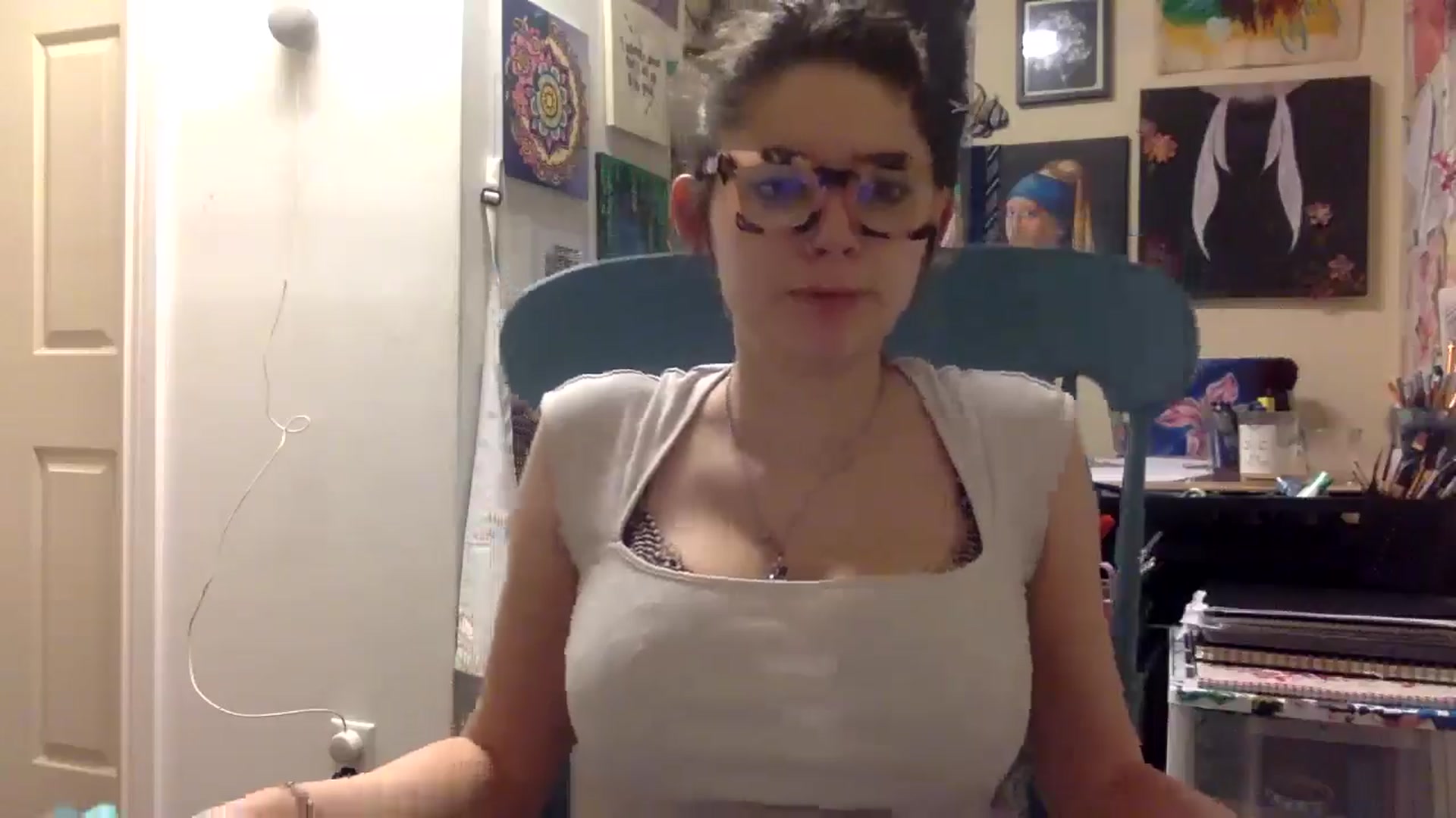Gallery image thumbnail from HunniBee's myfreecams stream on, 04/17/2026, 05:48 image 11 of 20