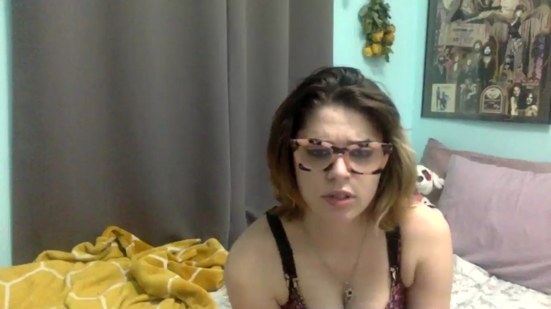 Gallery image thumbnail from HunniBee's myfreecams stream on, 04/18/2026, 24:03 image 12 of 20