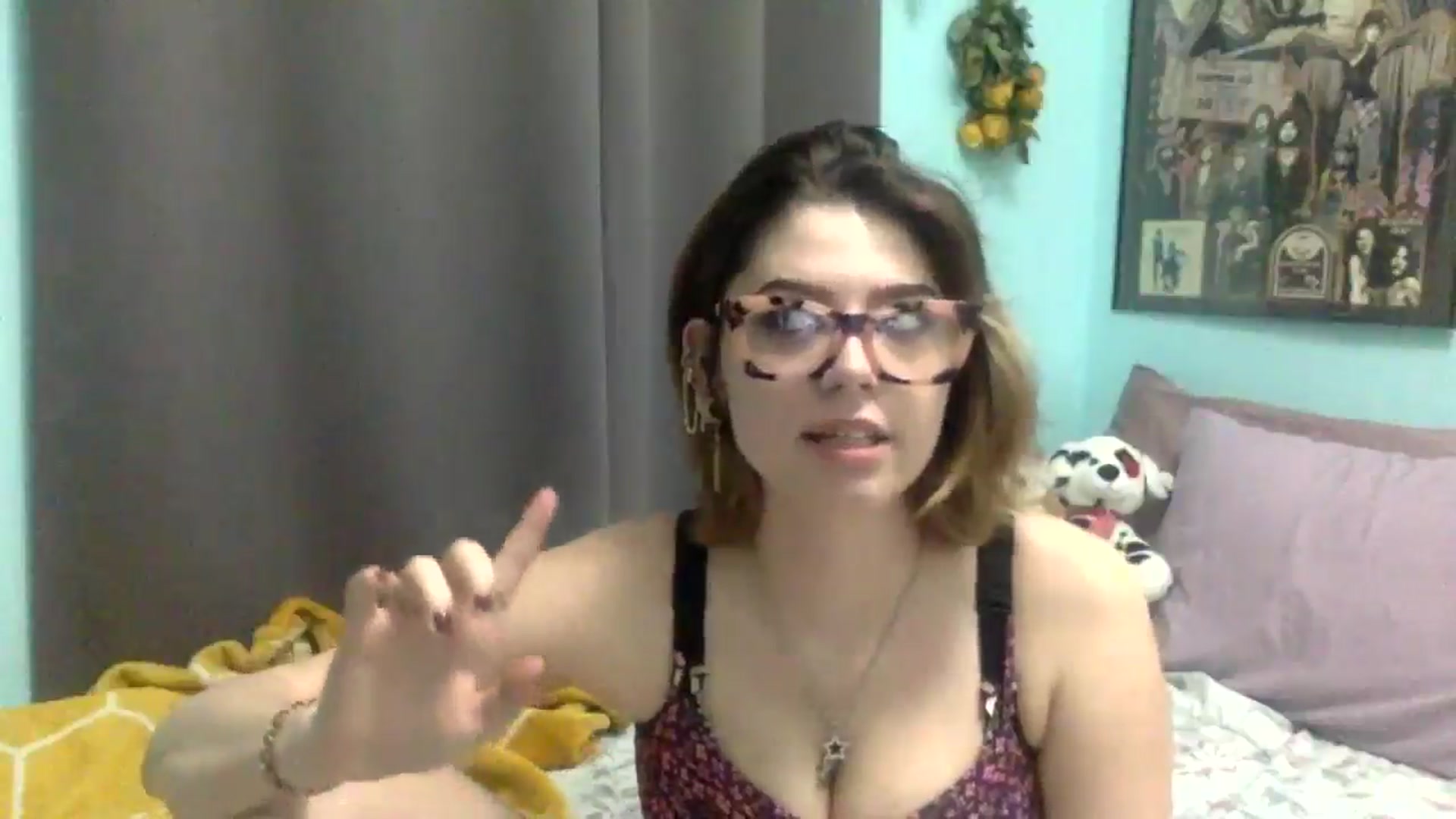 Gallery image thumbnail from HunniBee's myfreecams stream on, 04/18/2026, 24:03 image 17 of 20