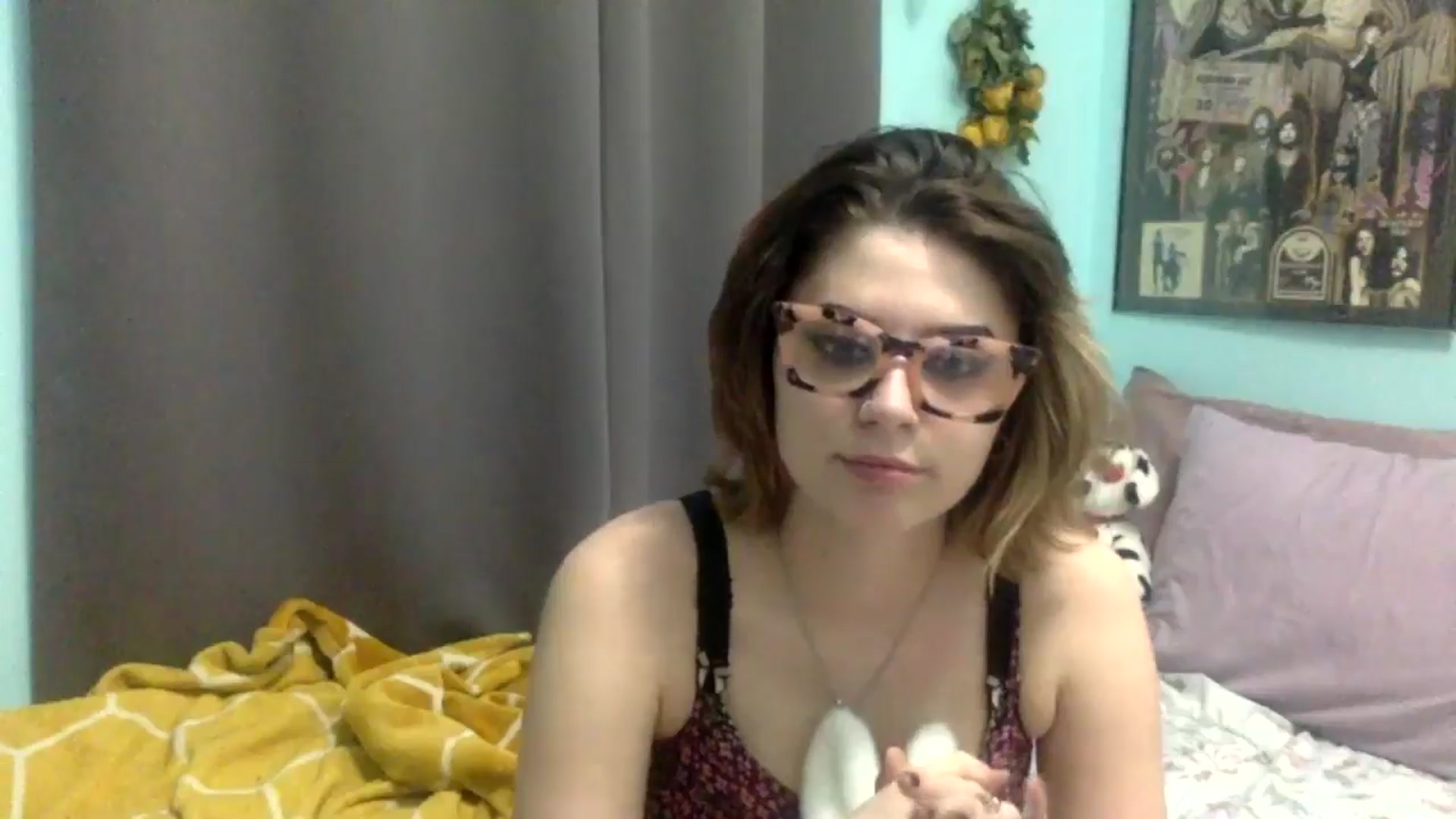 Gallery image thumbnail from HunniBee's myfreecams stream on, 04/18/2026, 24:03 image 10 of 20