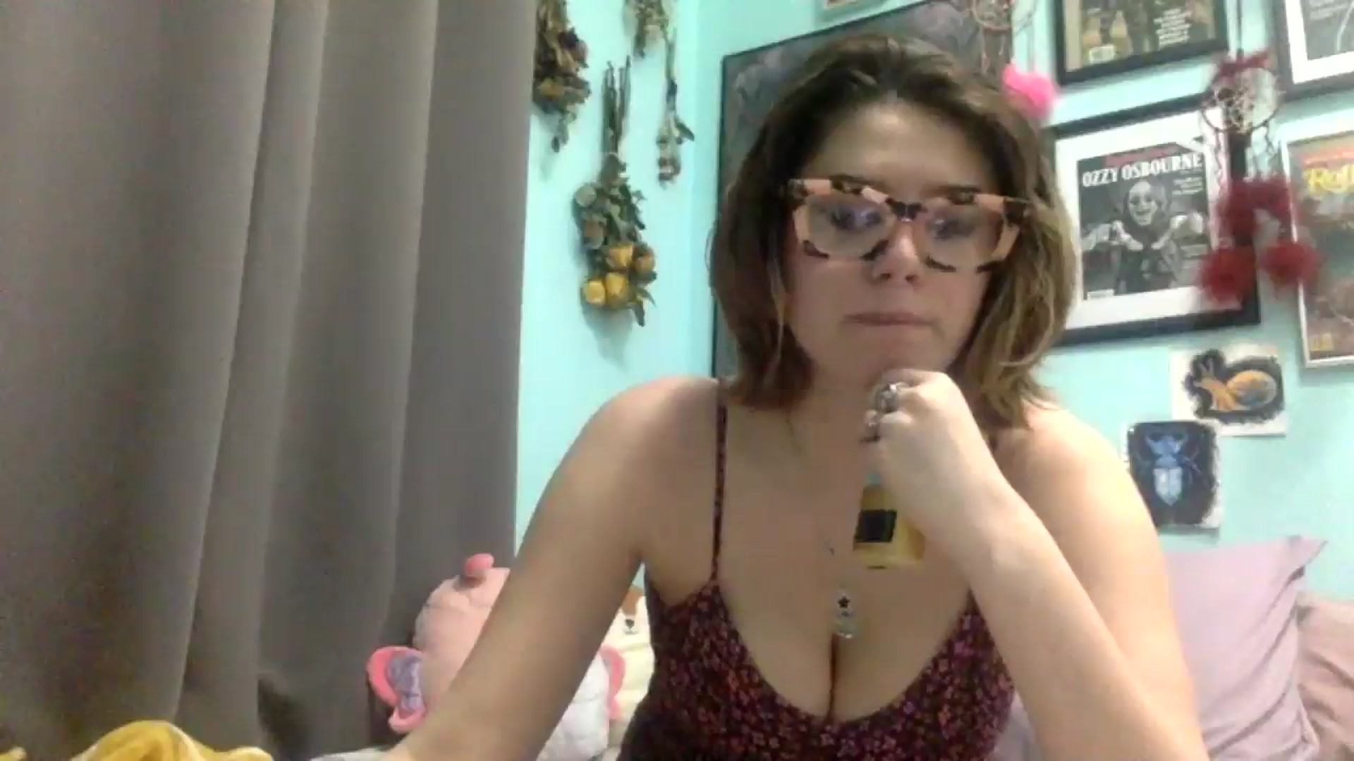 Gallery image thumbnail from HunniBee's myfreecams stream on, 04/18/2026, 02:22 image 6 of 20