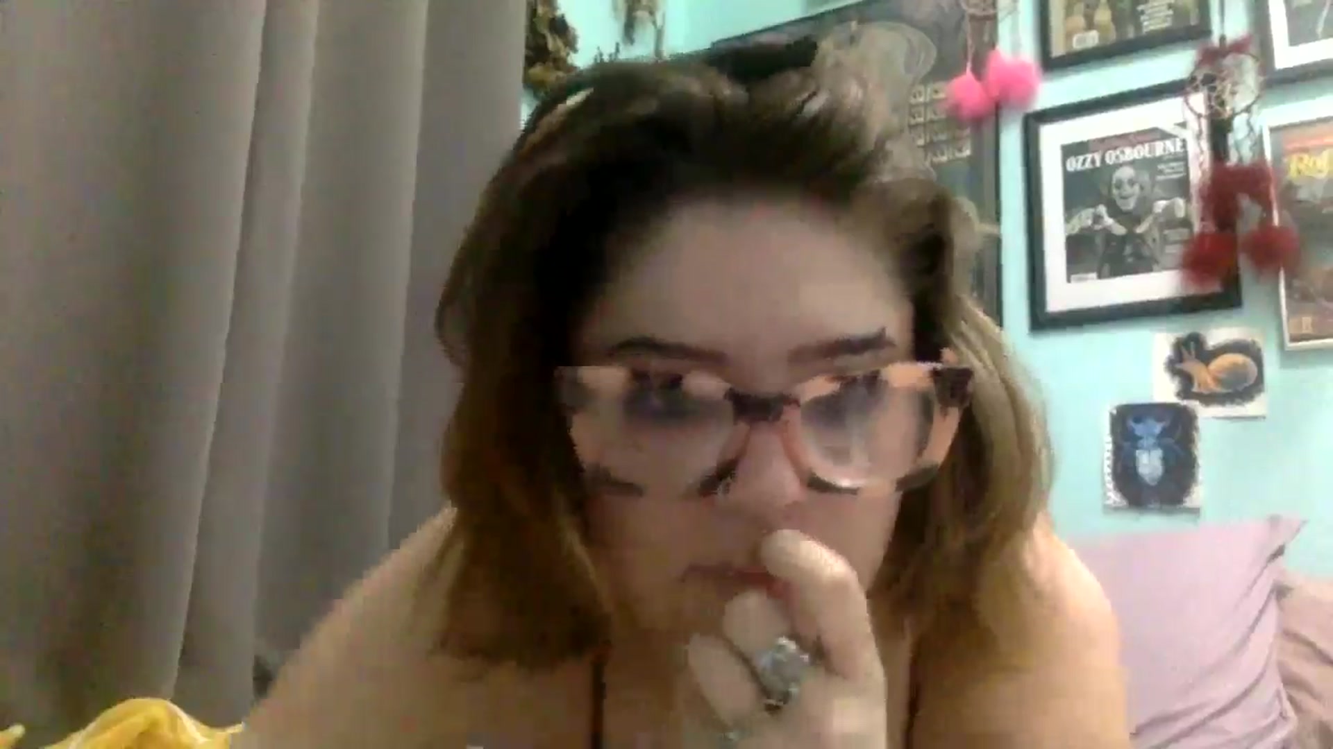 Gallery image thumbnail from HunniBee's myfreecams stream on, 04/18/2026, 02:22 image 9 of 20