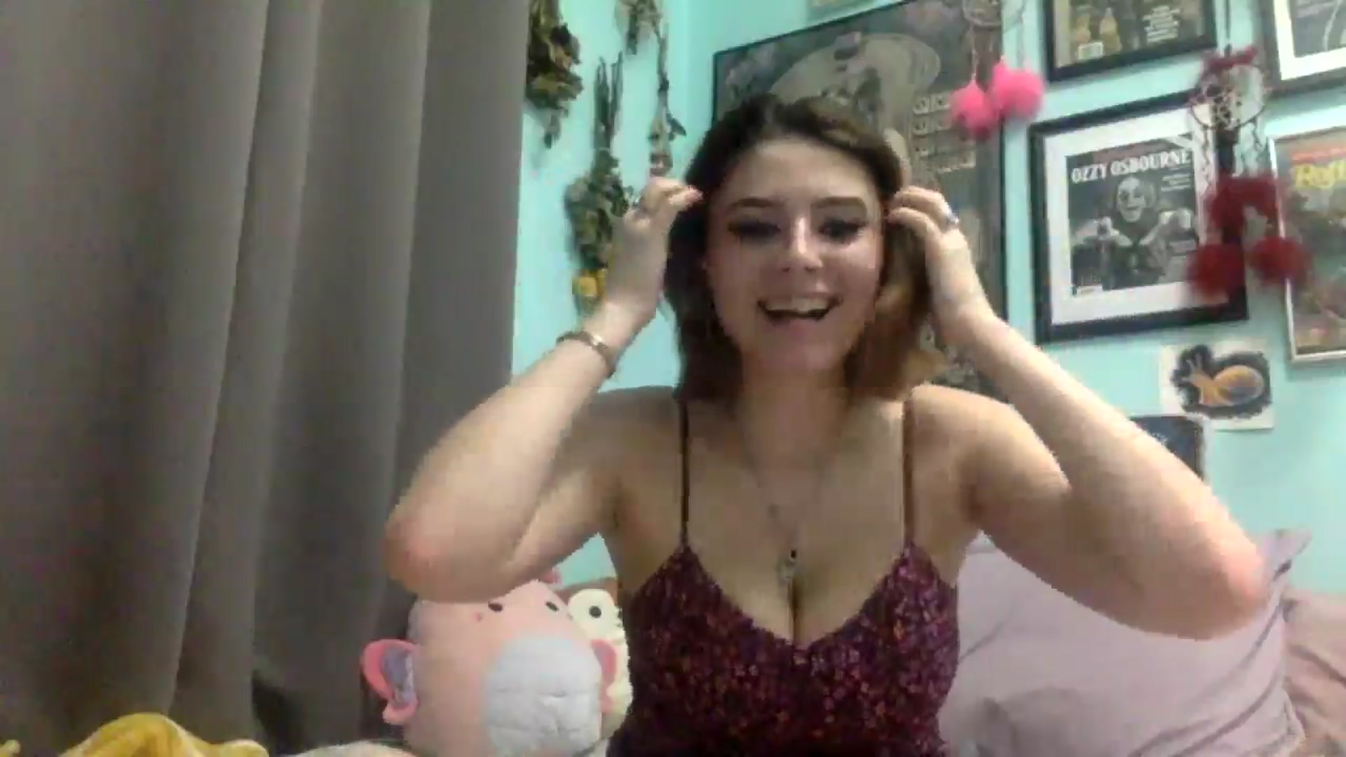 Gallery image thumbnail from HunniBee's myfreecams stream on, 04/18/2026, 02:22 image 19 of 20