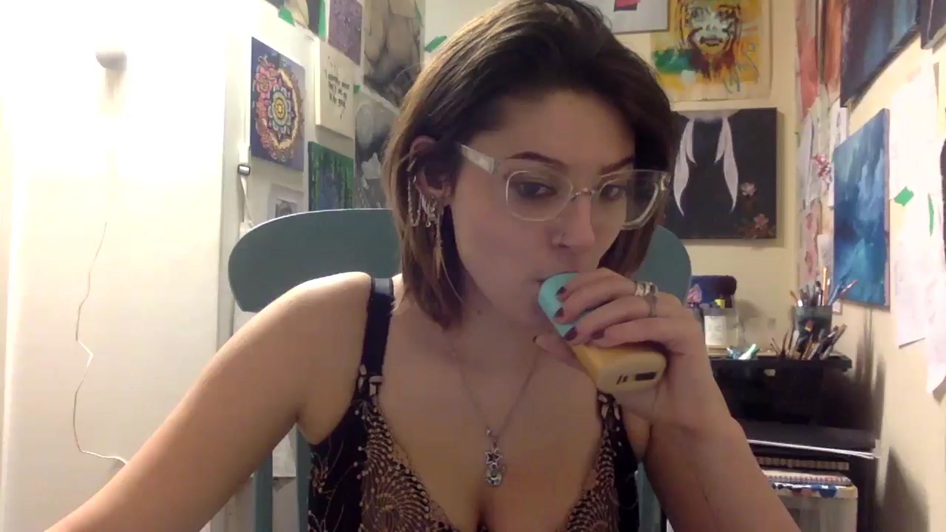 Gallery image thumbnail from HunniBee's myfreecams stream on, 04/21/2026, 06:17 image 1 of 20