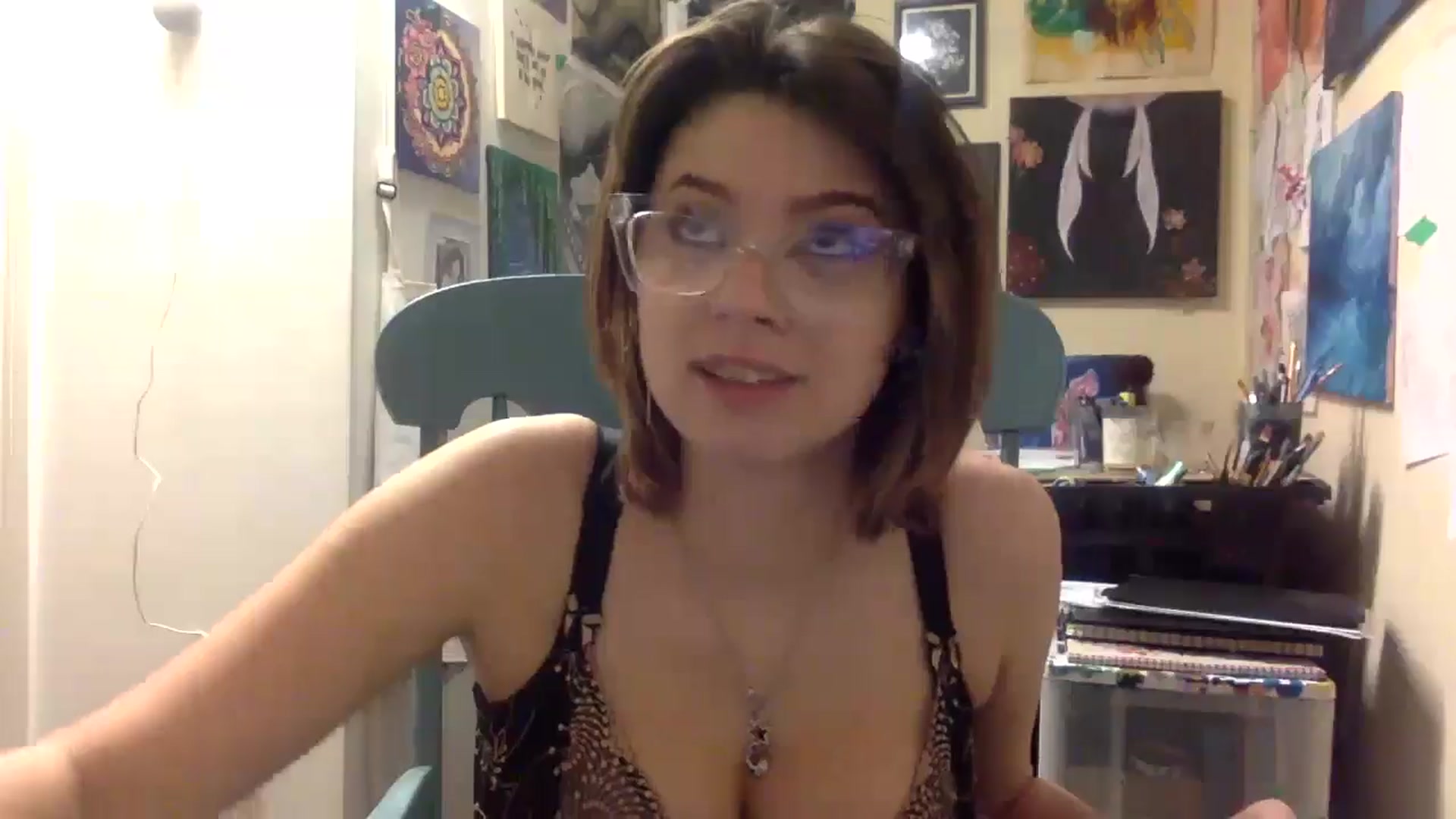 Gallery image thumbnail from HunniBee's myfreecams stream on, 04/21/2026, 06:17 image 6 of 20