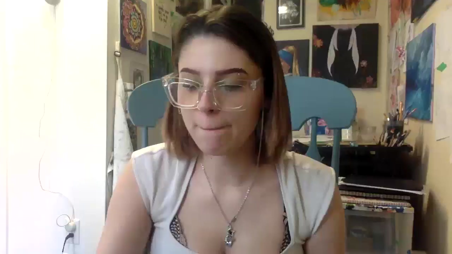 Gallery image thumbnail from HunniBee's myfreecams stream on, 04/21/2026, 22:41 image 1 of 20