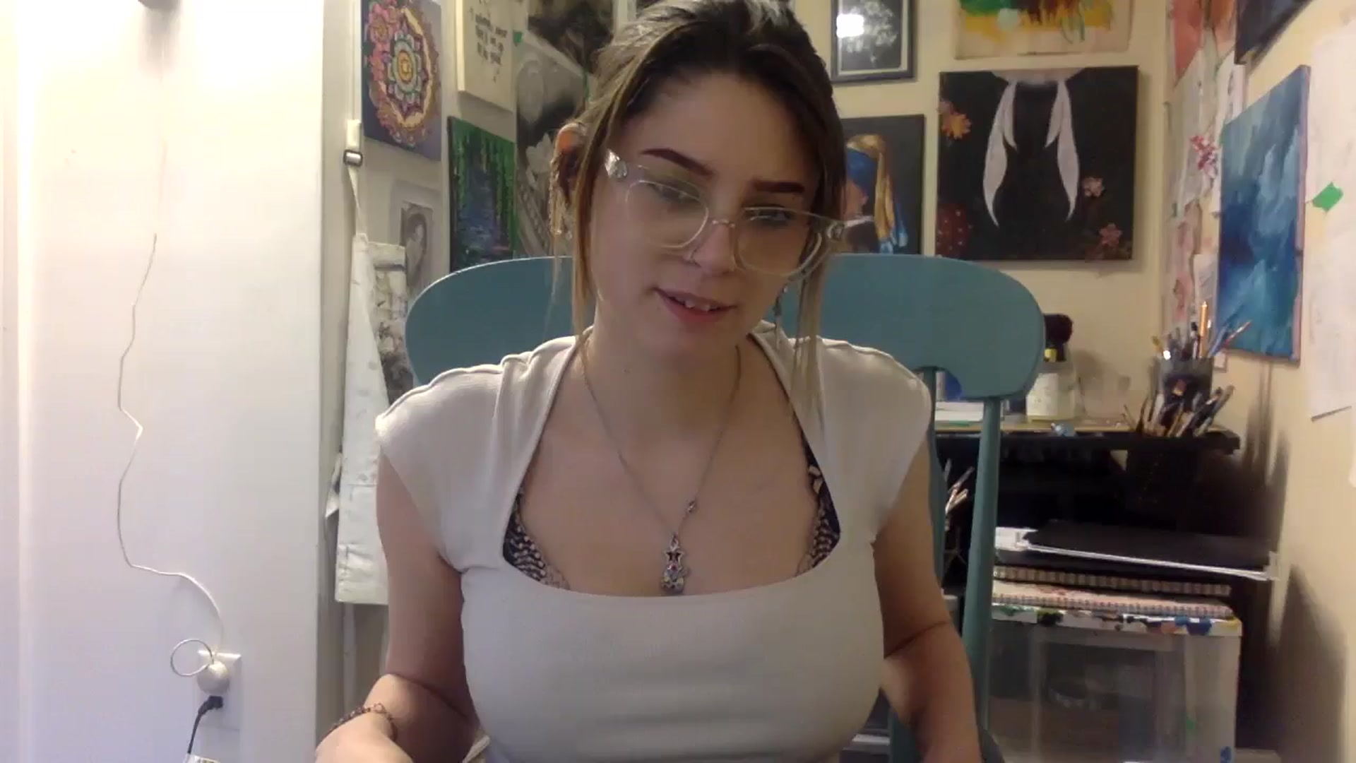 Gallery image thumbnail from HunniBee's myfreecams stream on, 04/22/2026, 24:00 image 1 of 20