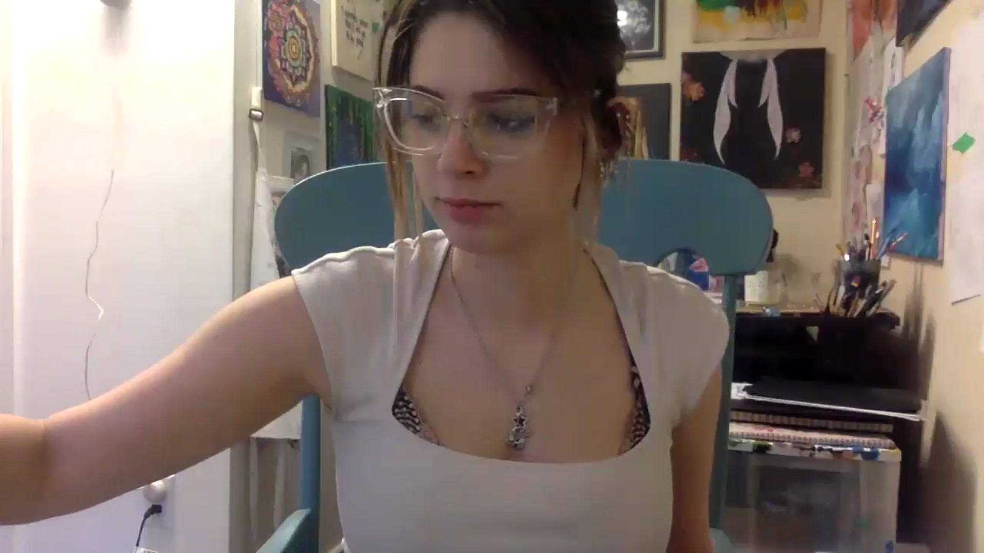 Gallery image thumbnail from HunniBee's myfreecams stream on, 04/22/2026, 24:00 image 3 of 20